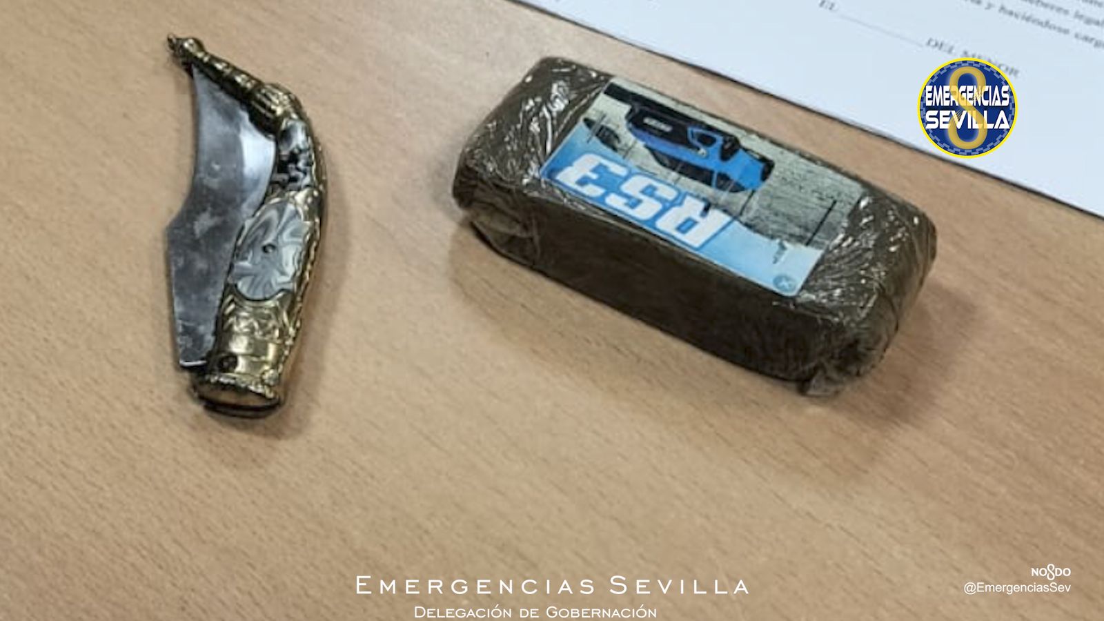 Intervienen una navaja a un menor que iba en una moto sin permiso ni seguro y con la ITV caducada