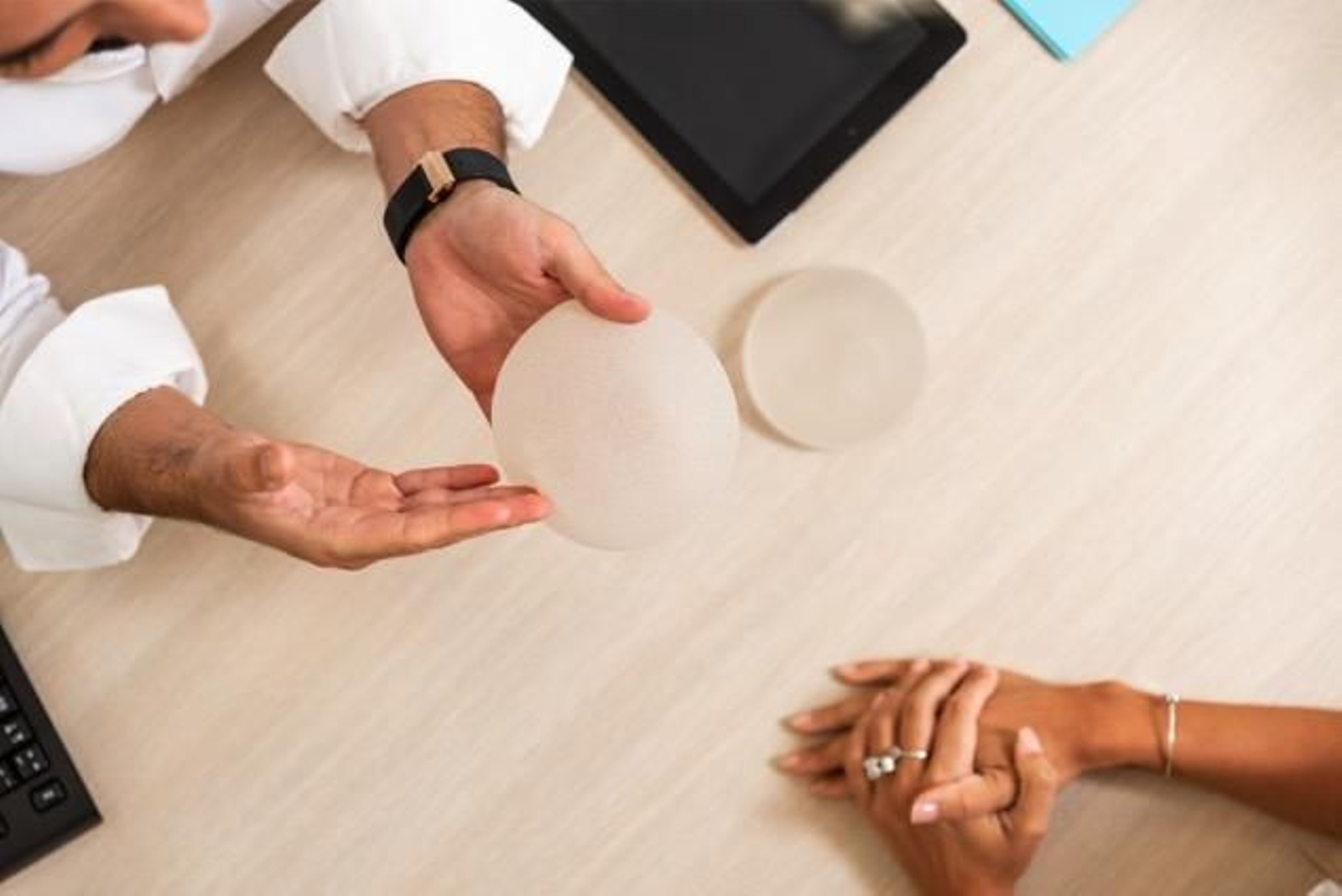 La importancia de un buen cirujano plástico para el aumento de pecho y otras operaciones