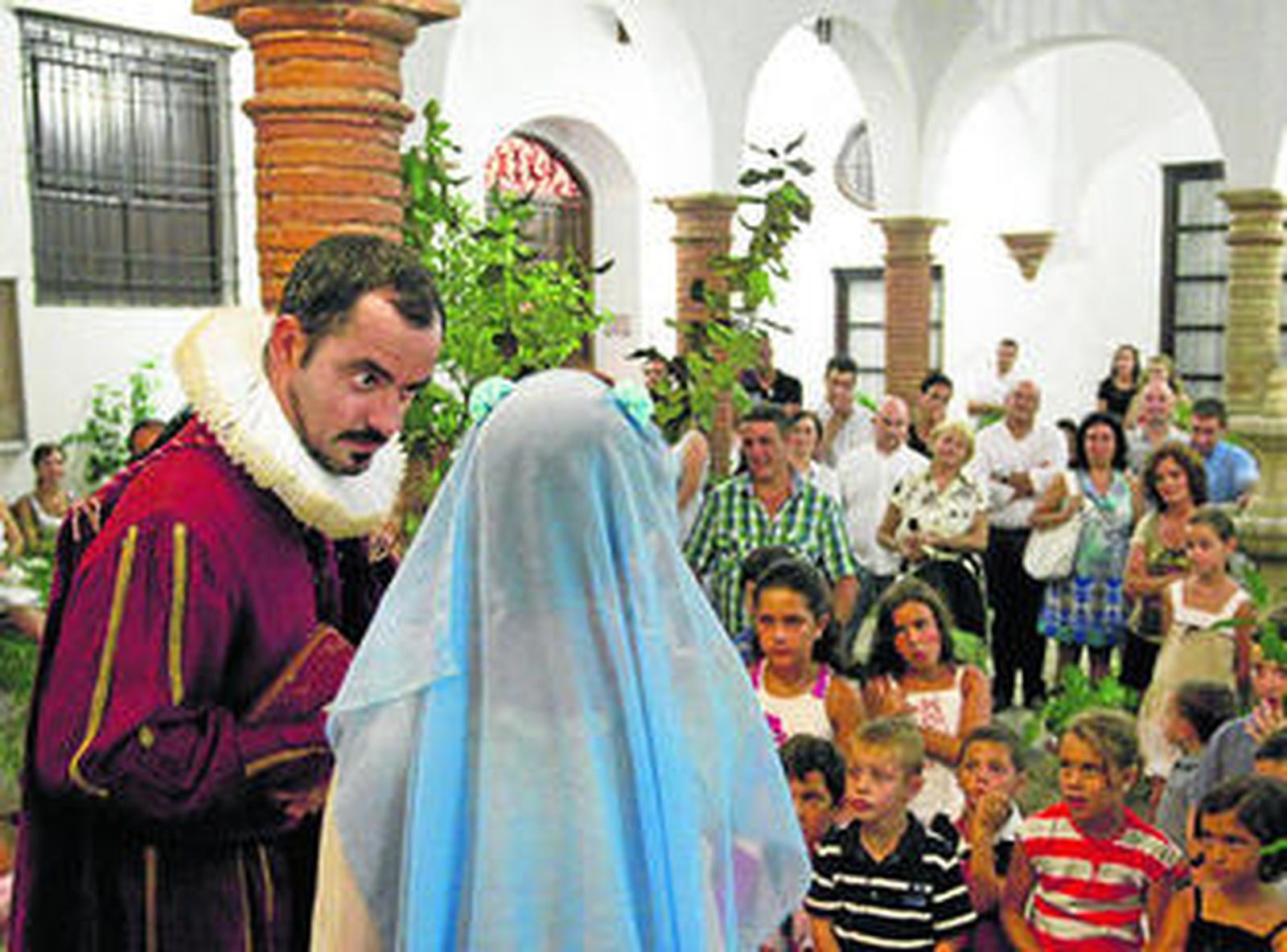 Representación teatral con Cervantes como protagonista, en Vélez-Málaga.