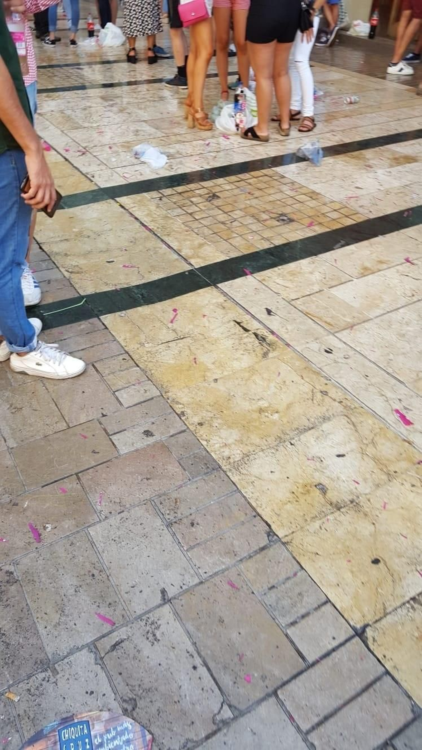 otellón en la calle Larios, en la tarde de este viernes.