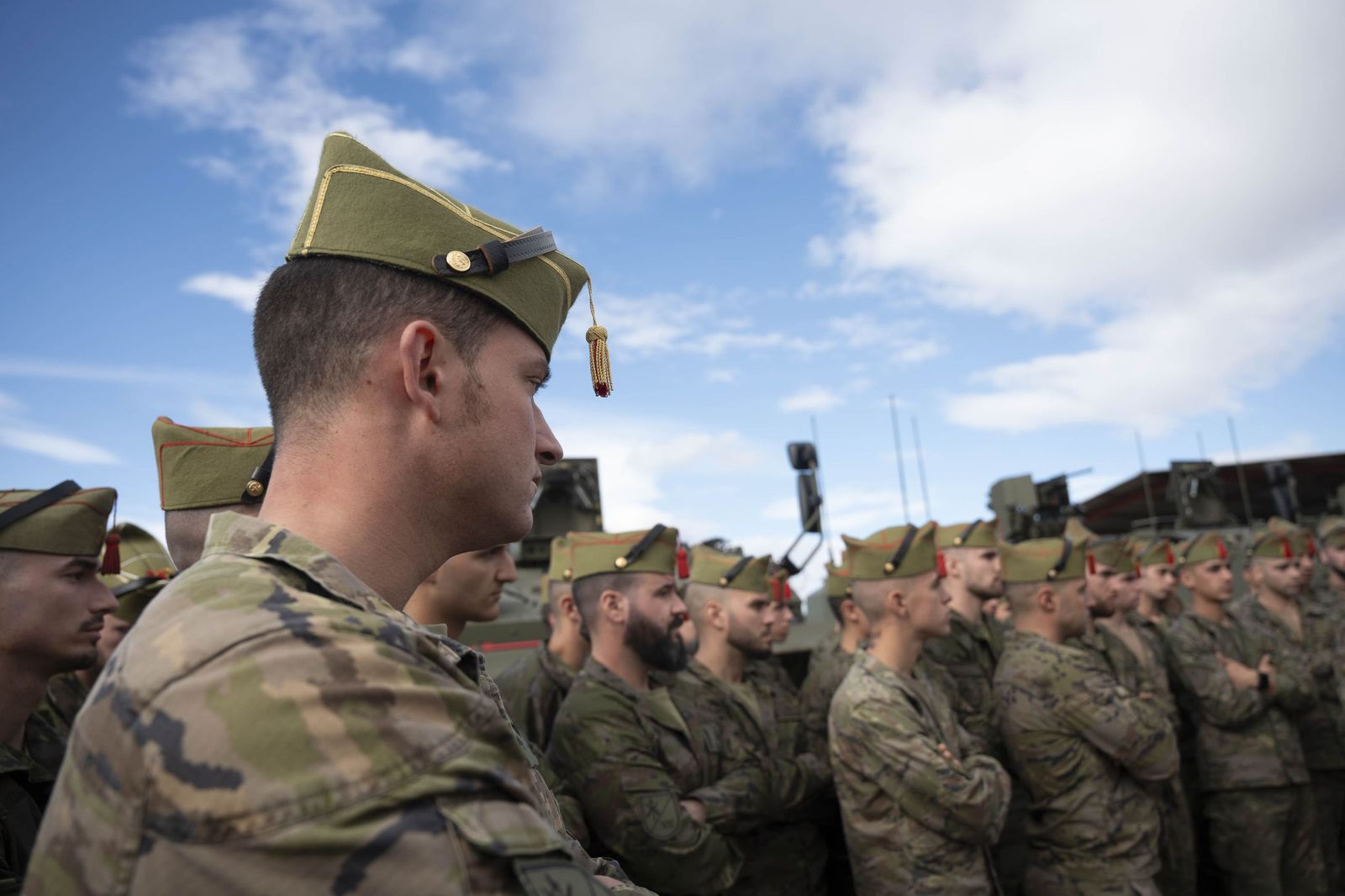 Margarita Robles entrega en Viator los primeros vehículos 8x8 ‘Dragón’ al Ejército de Tierra