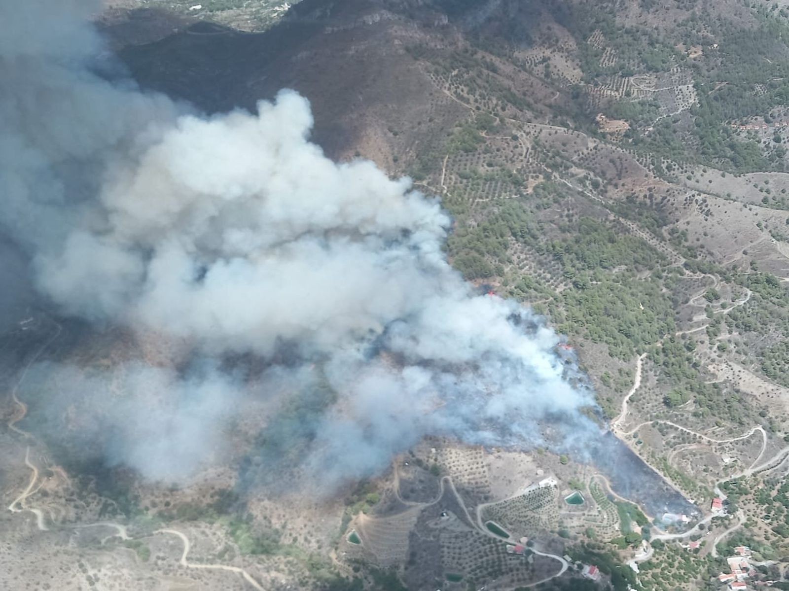 Vista aérea del incendio.