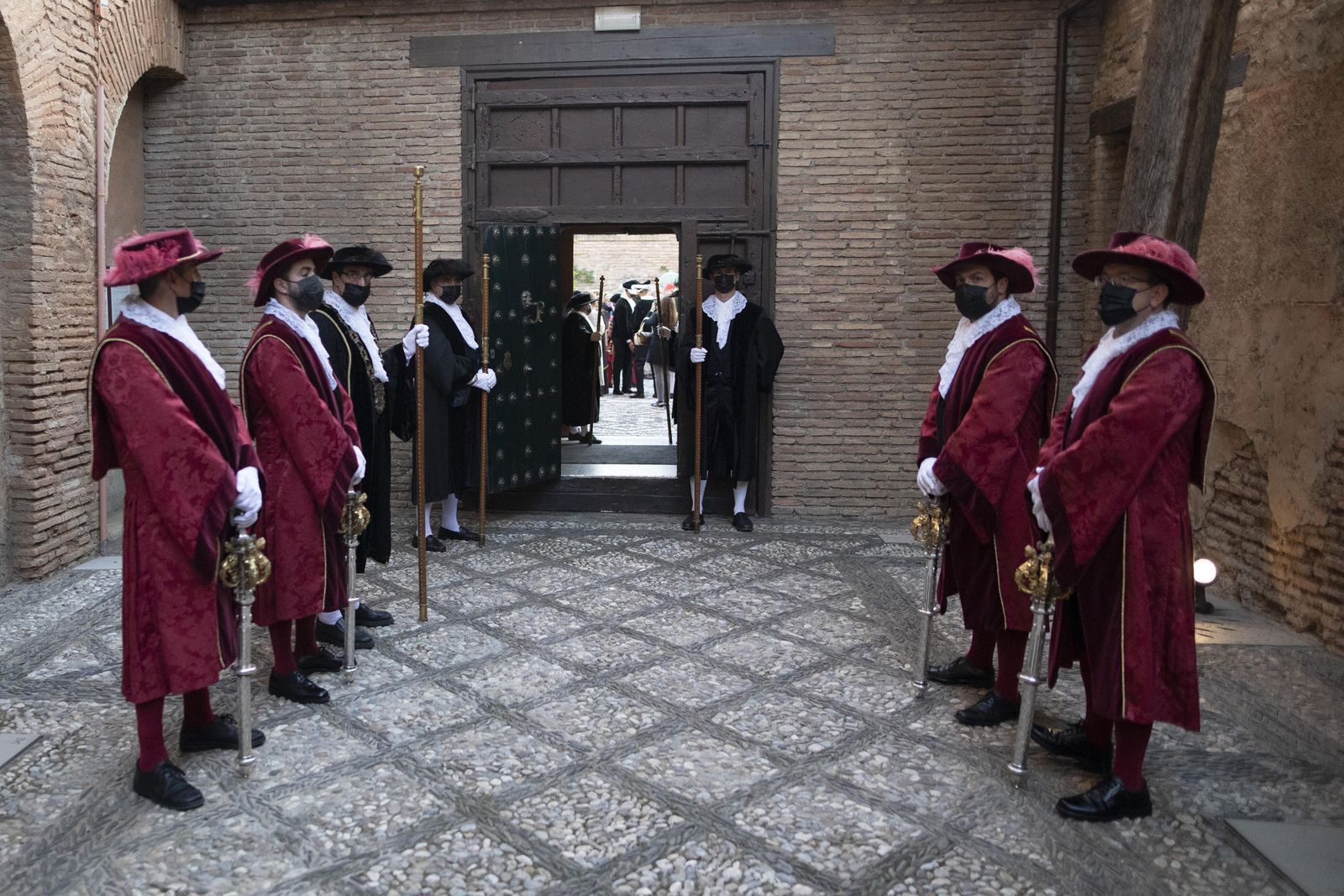 Fotos: el homenaje del quinto centenario del traslado de los restos de los Reyes Católicos