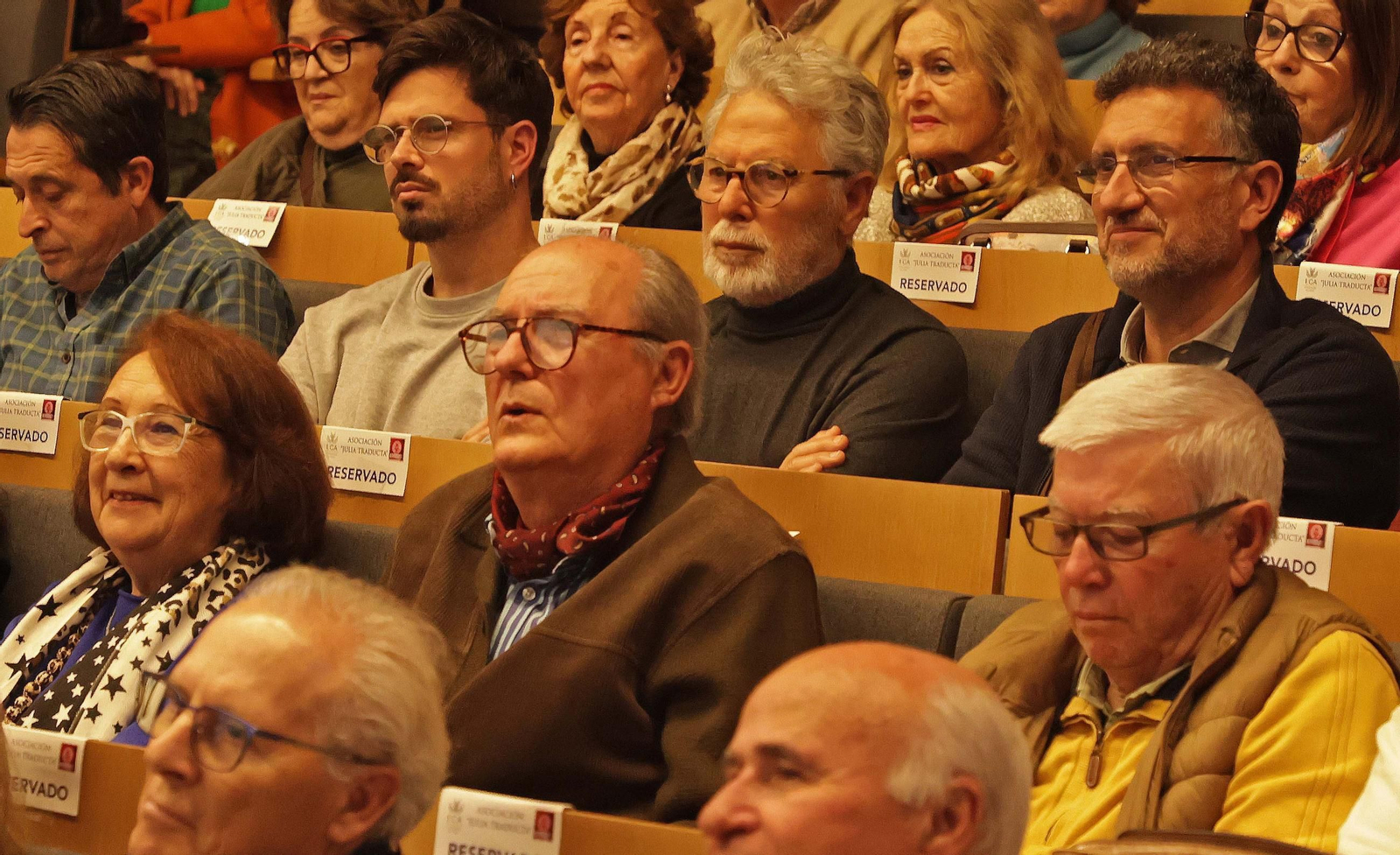 La clase magistral de Asier Unciti-Broceta en el Aula Universitaria de Mayores de la UCA, en imágenes