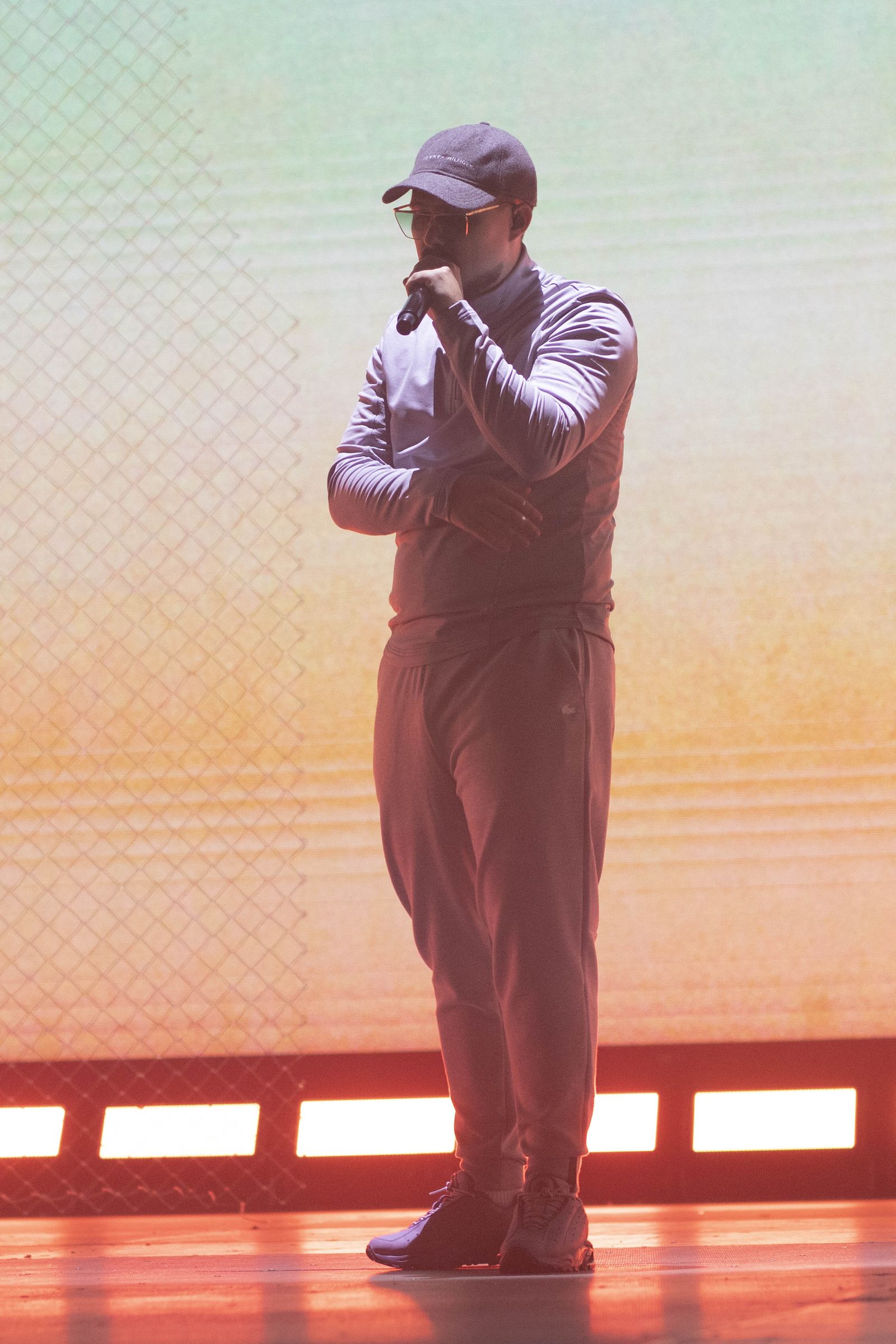 Dellafuente vuelve a tocar la cúspide en su segundo concierto en Granada, en imágenes