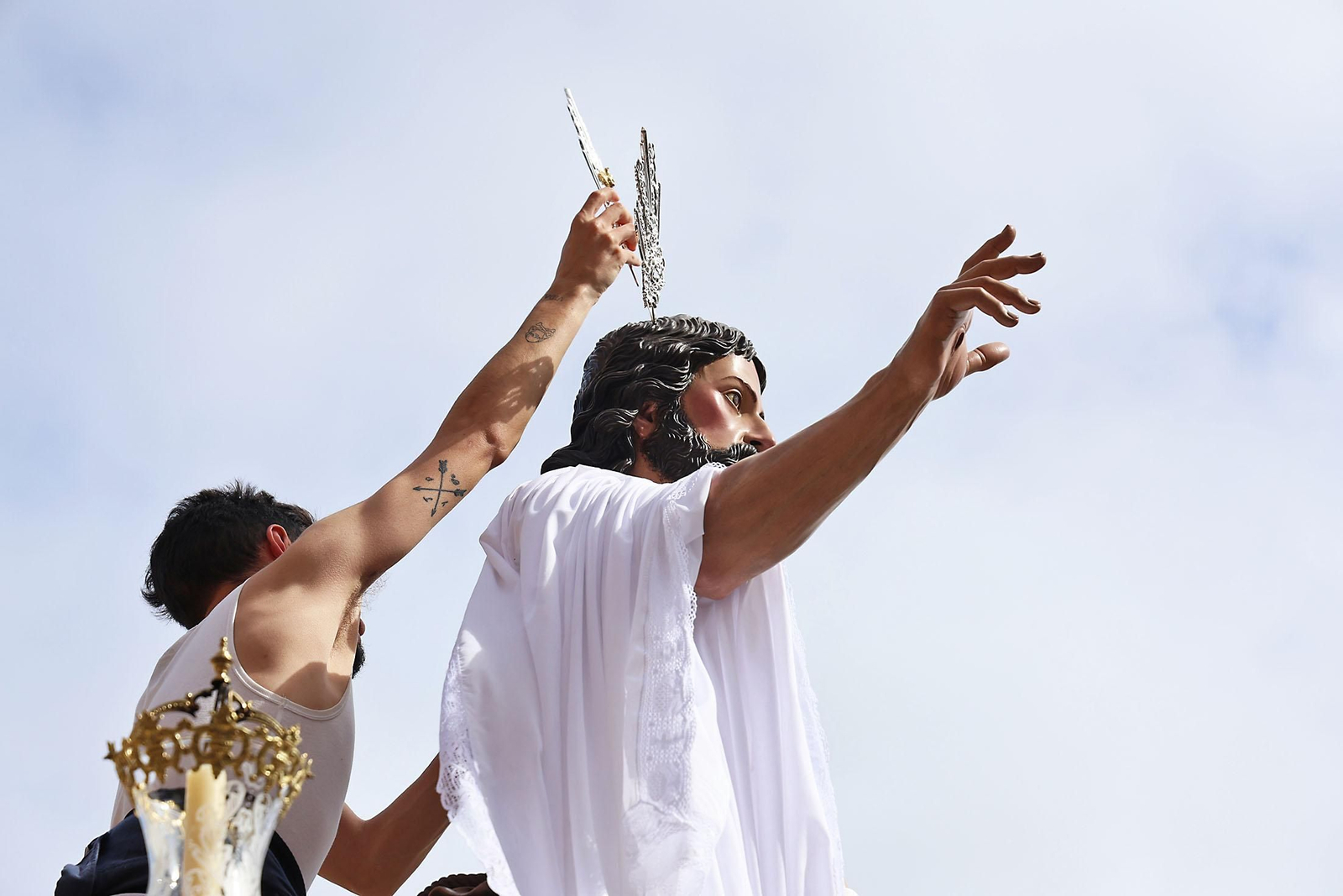 Imágenes de El Resucitado por el barrio de La Hispanidad