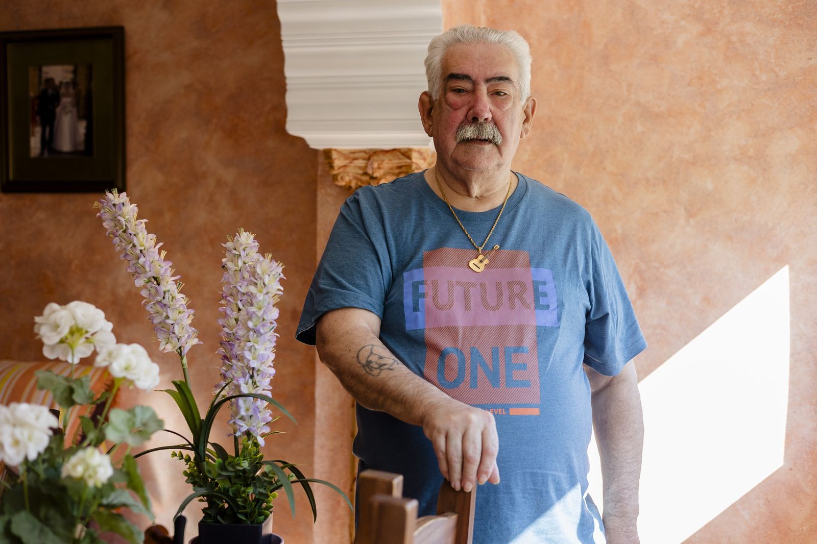 Manuel Cabanas ‘El Ronco’ en su domicilio de la calle Matrona Modesta Calvo.