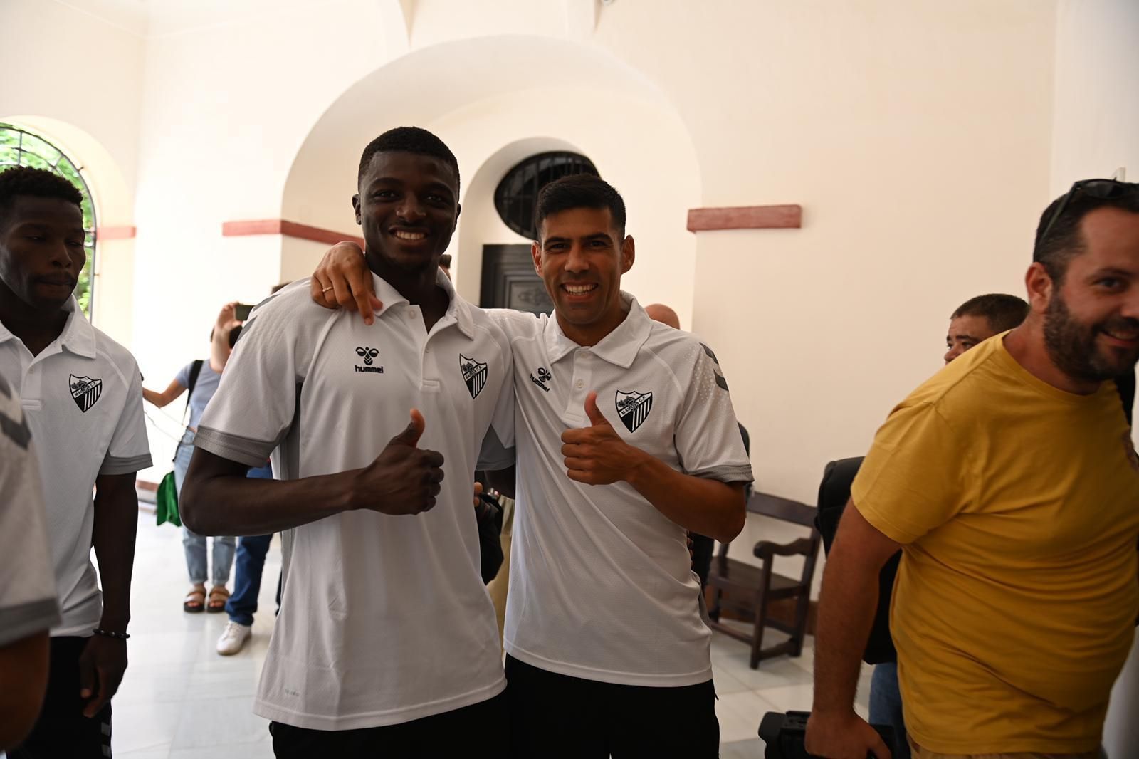 La ofrenda floral del Málaga CF a la Divina Pastora, en fotos