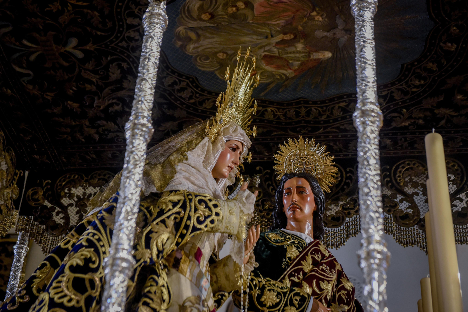 Fotografías de la Virgen del Dulce Nombre en su paso vestida como hace 100 años