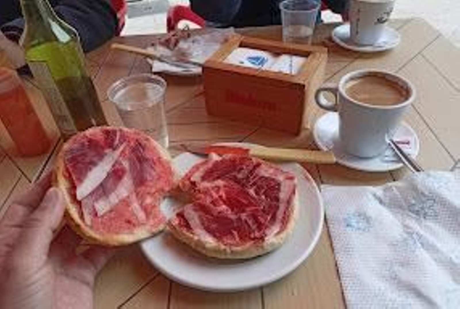 Café Bar Alberto Desayunos Y Tapas, en Chipiona.