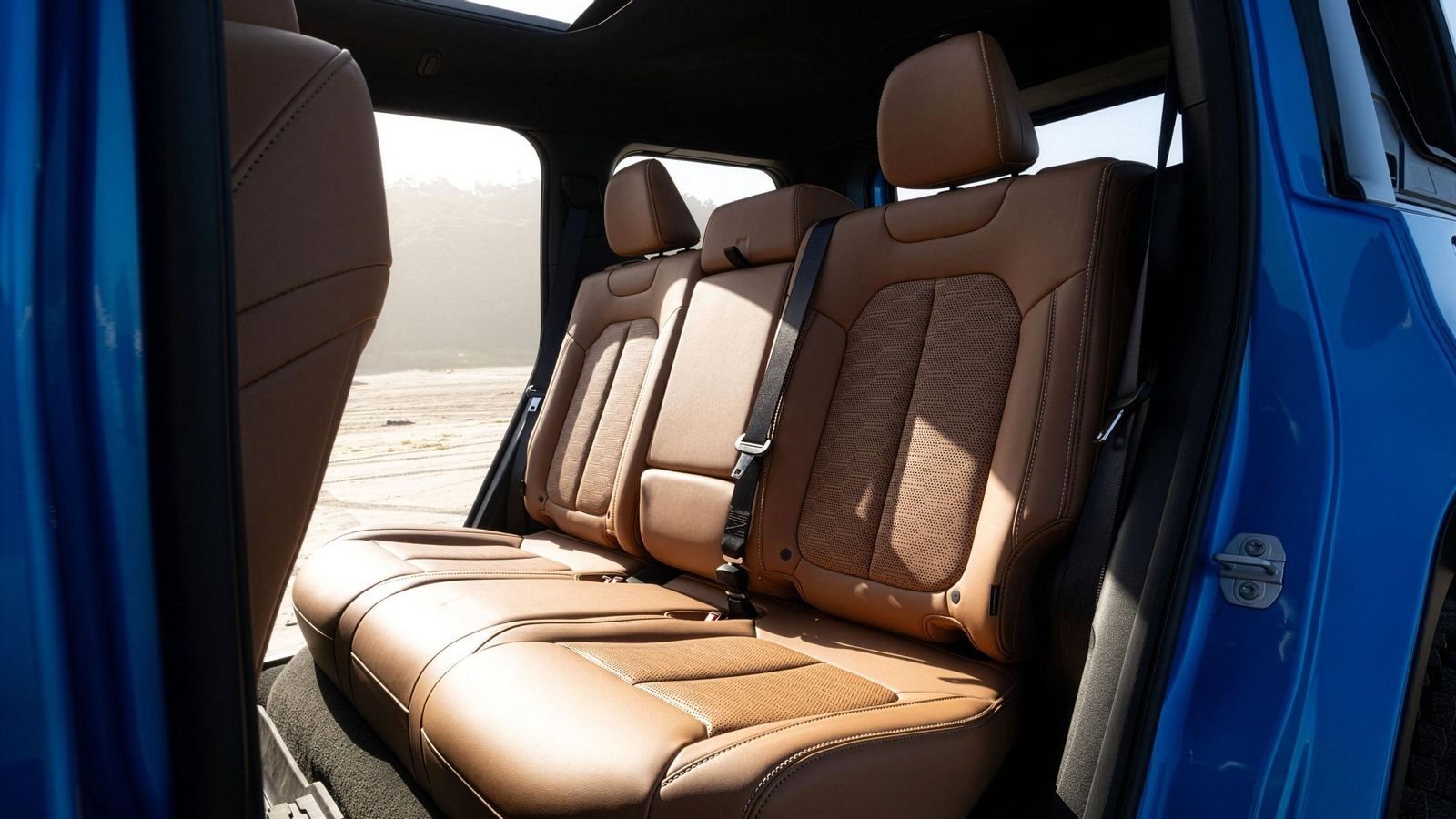 La versión Moab se caracteriza también por el color terroso de su tapicería, ésta compuesta por cuero sintético.