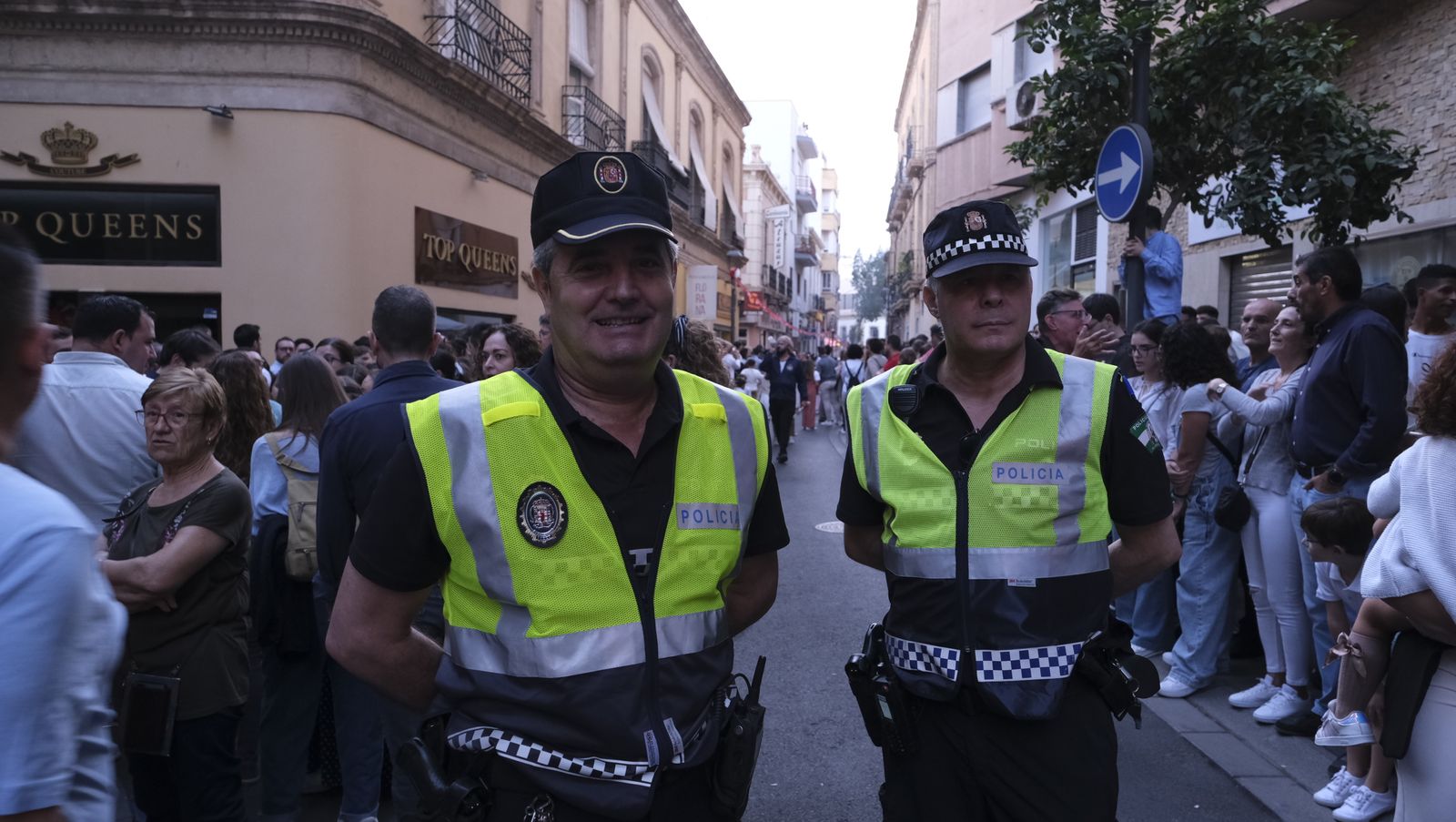 Imágenes de La Magna por las calles de Almería