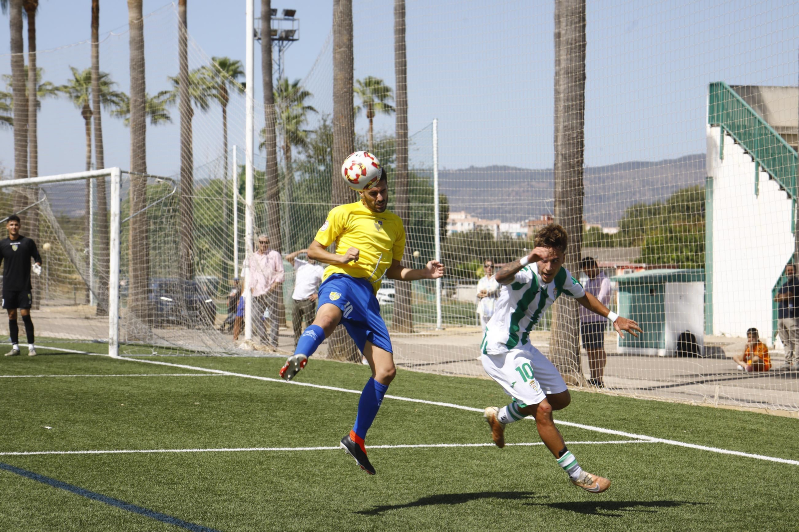 Las mejores fotos del duro estreno del Córdoba B ante el Conil en Tercera RFEF