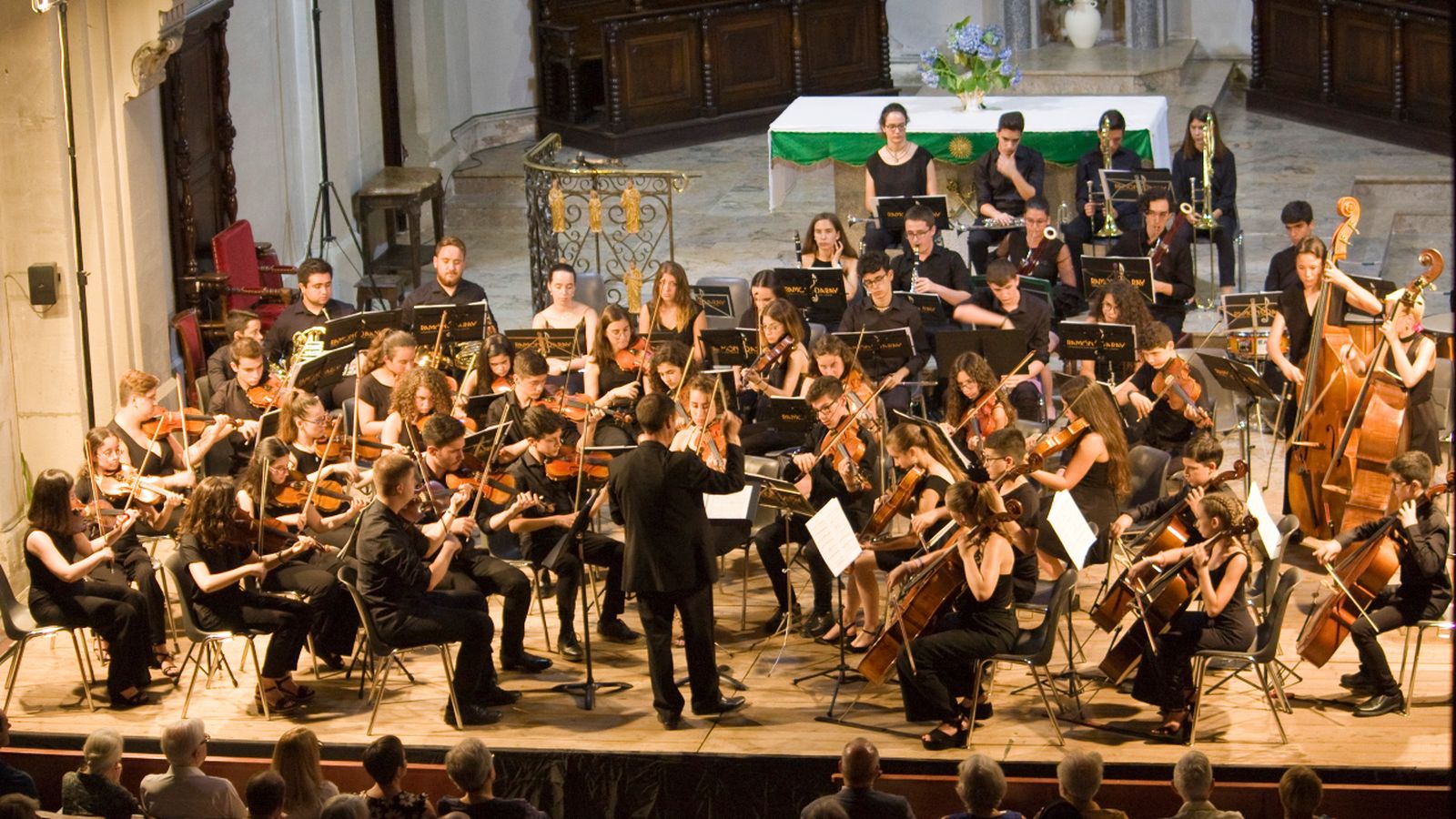 La Joven Orquesta Sinfónica de Jaén cuenta con una amplia formación de cuerdas, viento y percusión.
