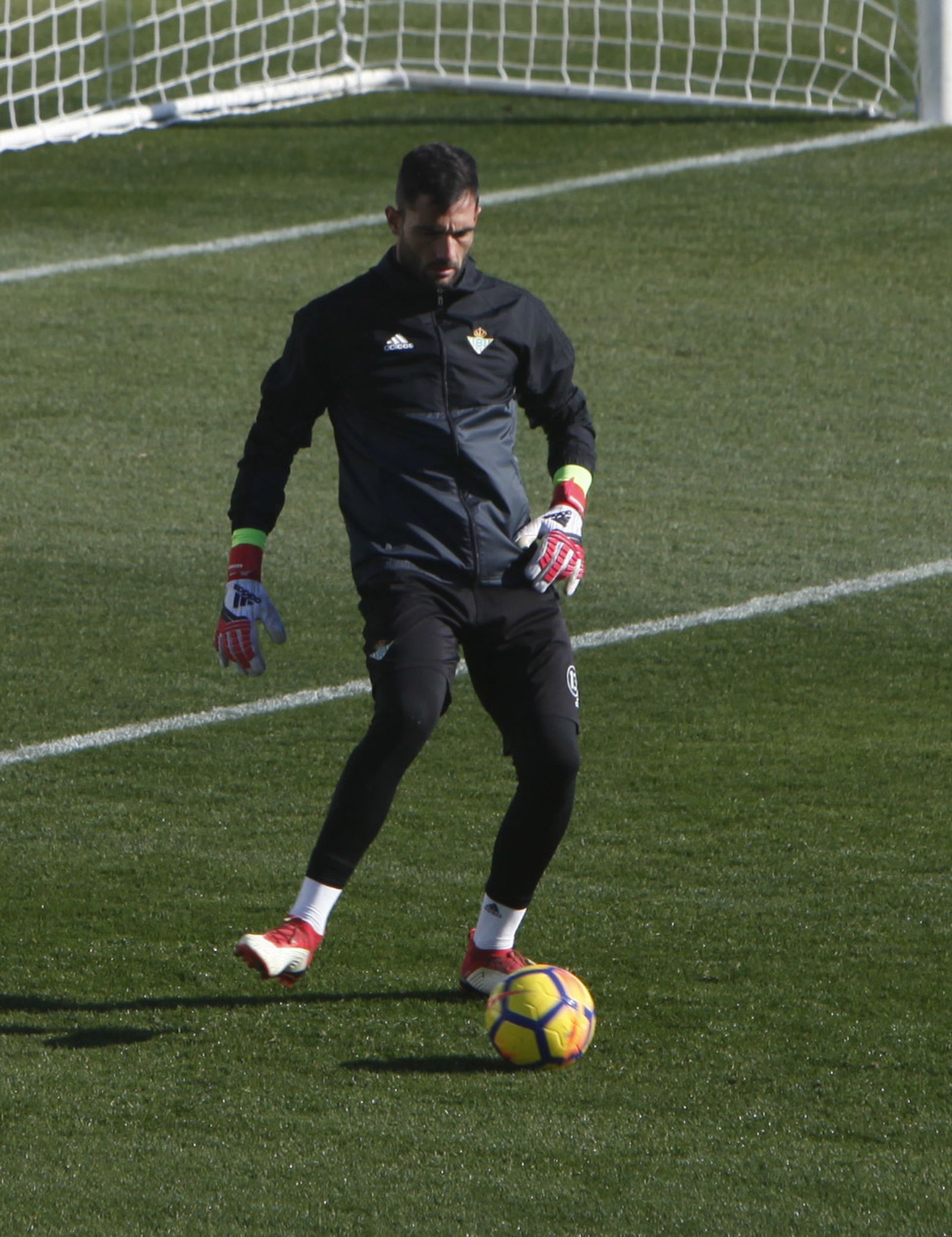 El meta bético Adán