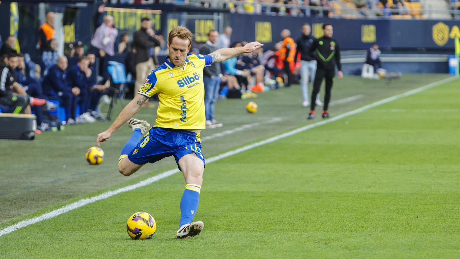 Búscate entre las fotos del partido de fútbol Cádiz CF - Albacete Balompié