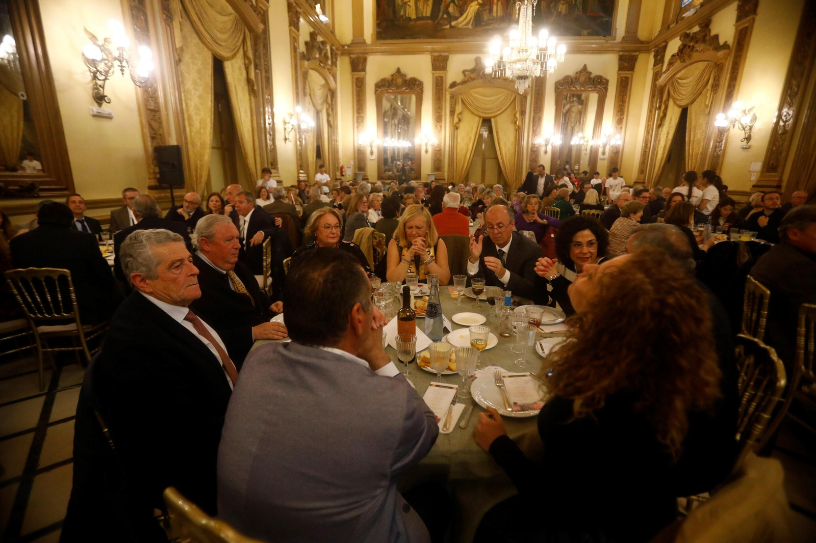 La comida benéfica de la Fundación Bangassou en Córdoba, en imágenes