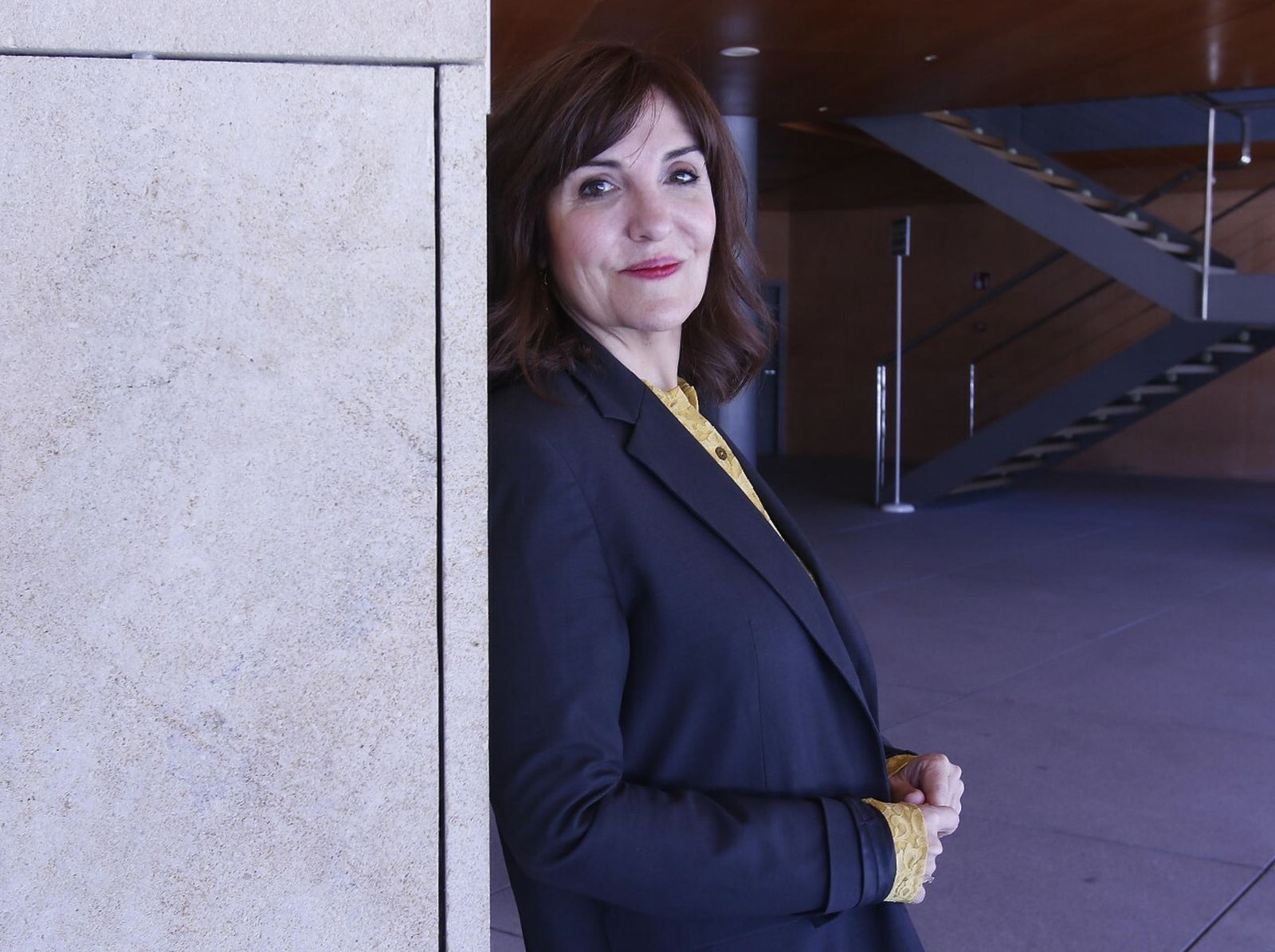 Elvira Lindo, este martes en el Teatro Central, donde presentó su libro.