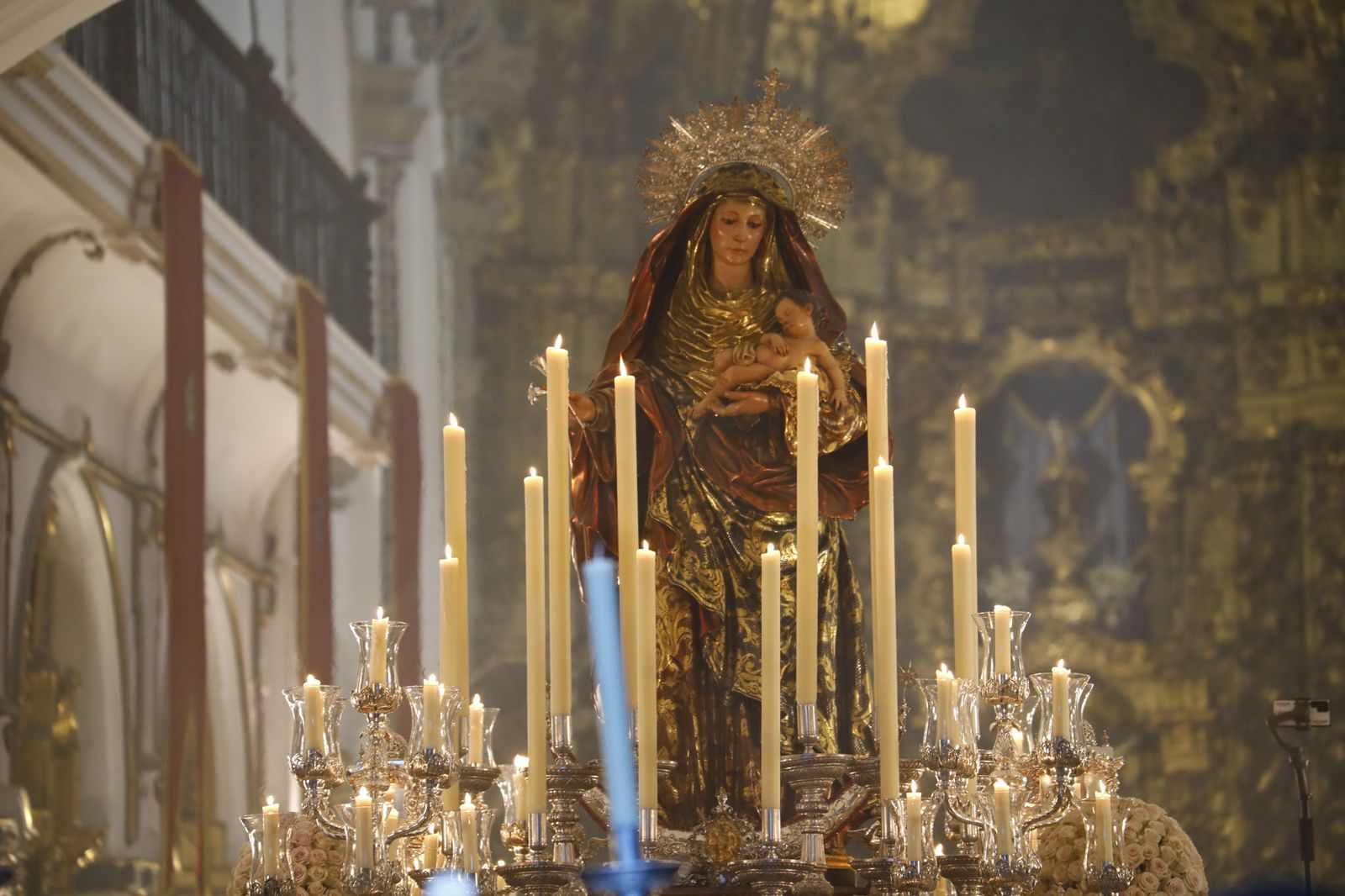 La procesión de la Virgen del Amparo de Córdoba, en imágenes