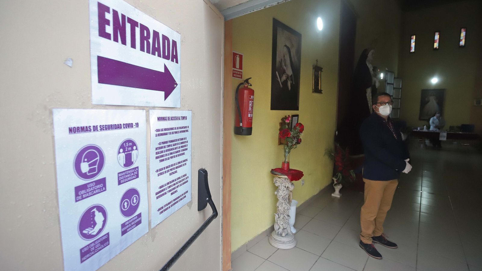 Solemne veneración de fieles al Medinaceli de La Línea