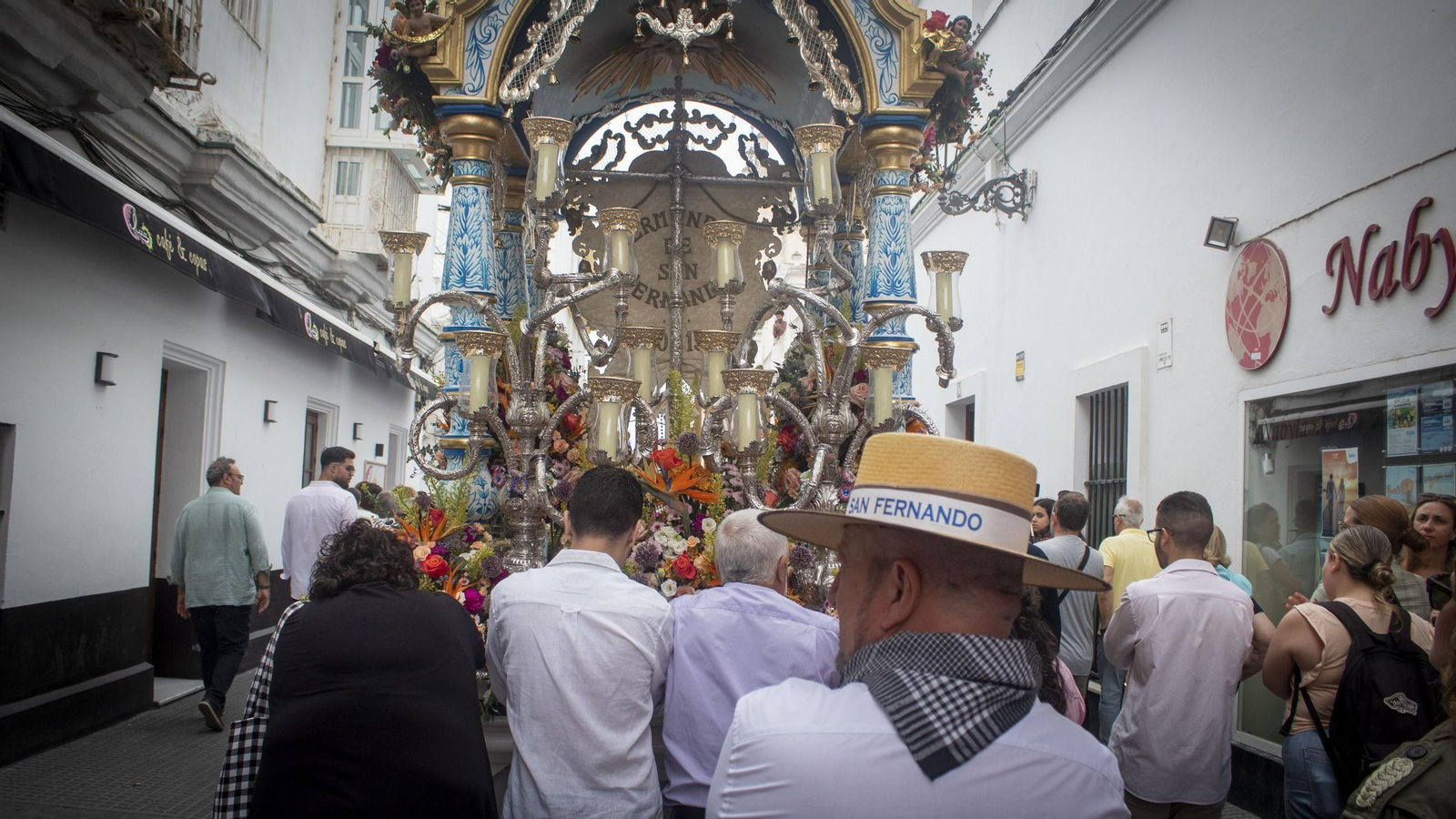 Romería del Rocío: las imágenes de la salida de la hermandad de San Fernando