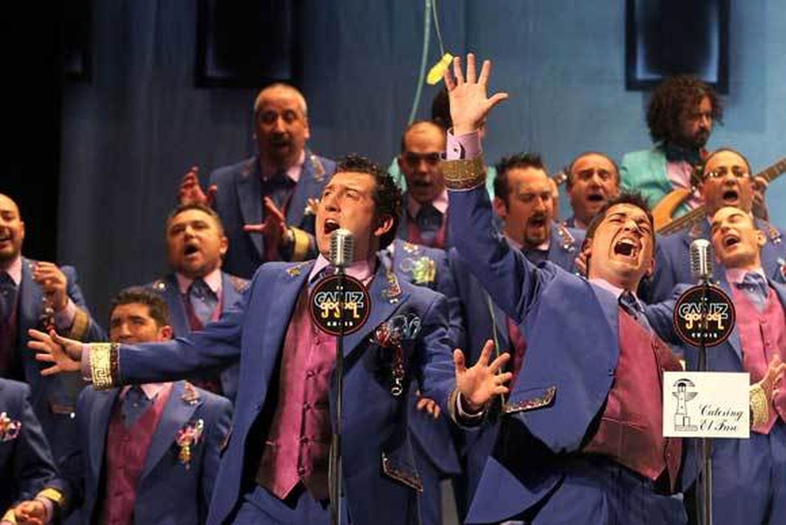 El Falla se mueve al ritmo del gospel