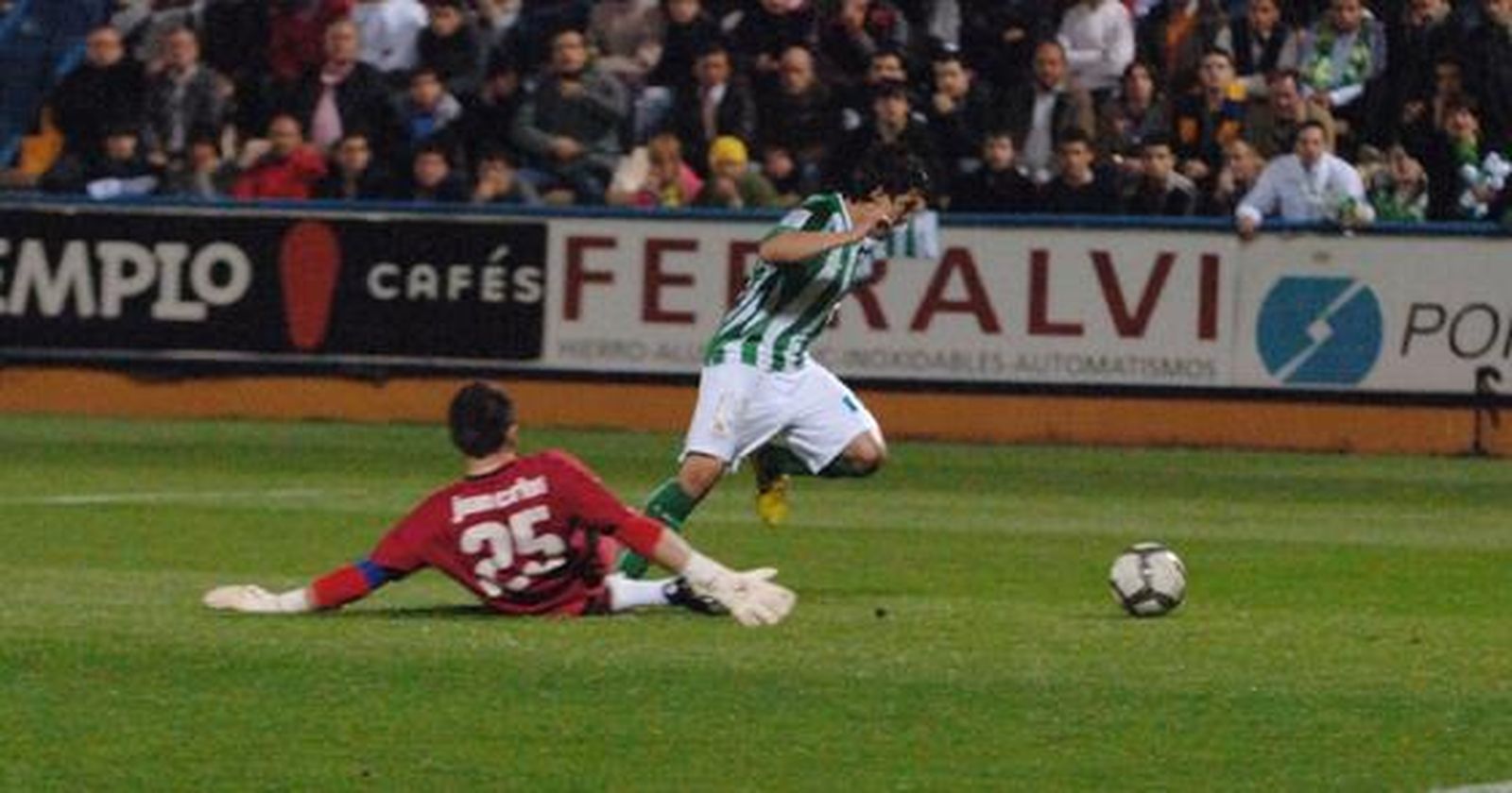 El Betis empata 'in extremis' en el campo del Villarreal B. / LOF