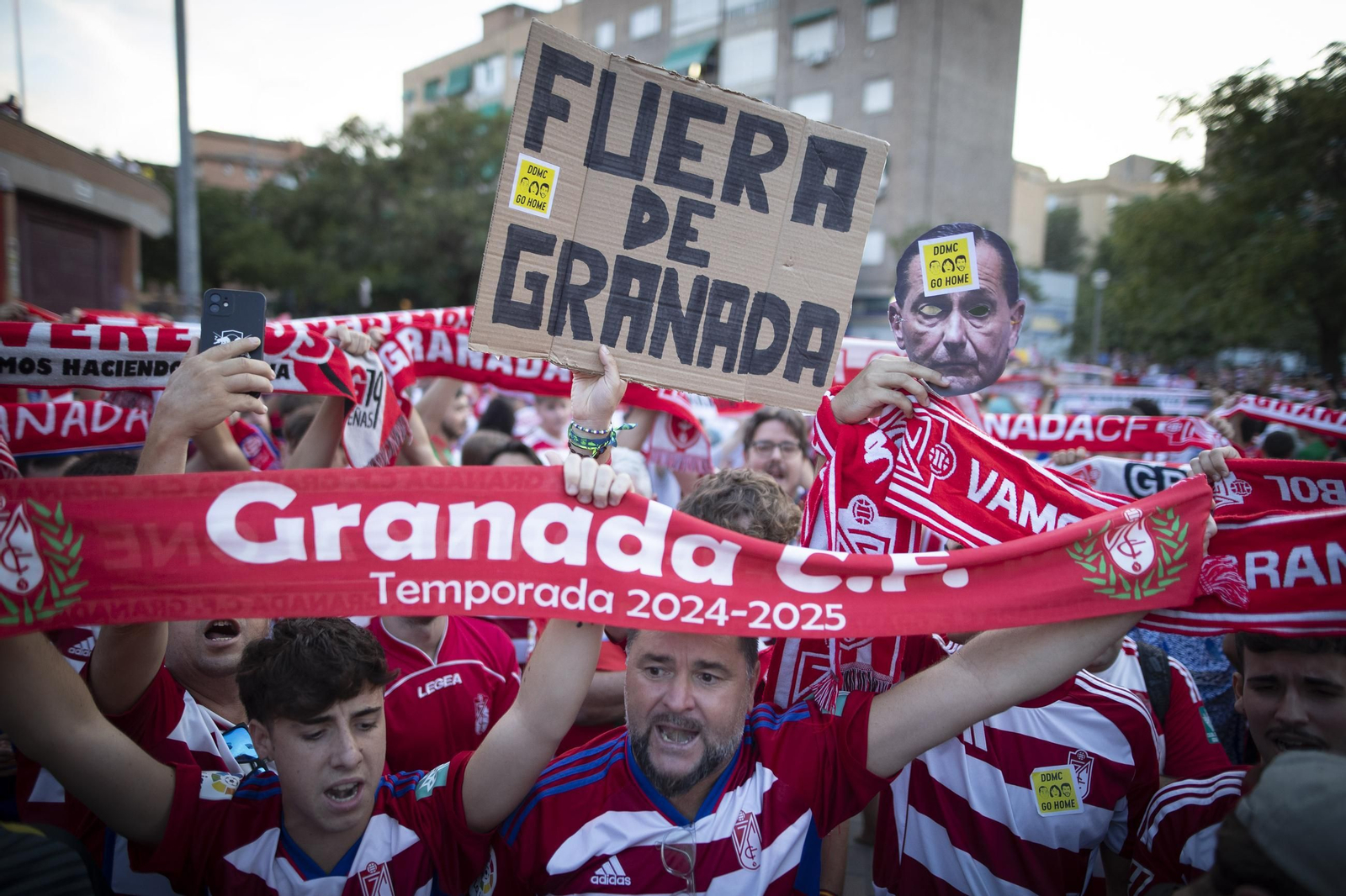 Las mejores imágenes de la manifestación en el Nuevo Los Cármenes