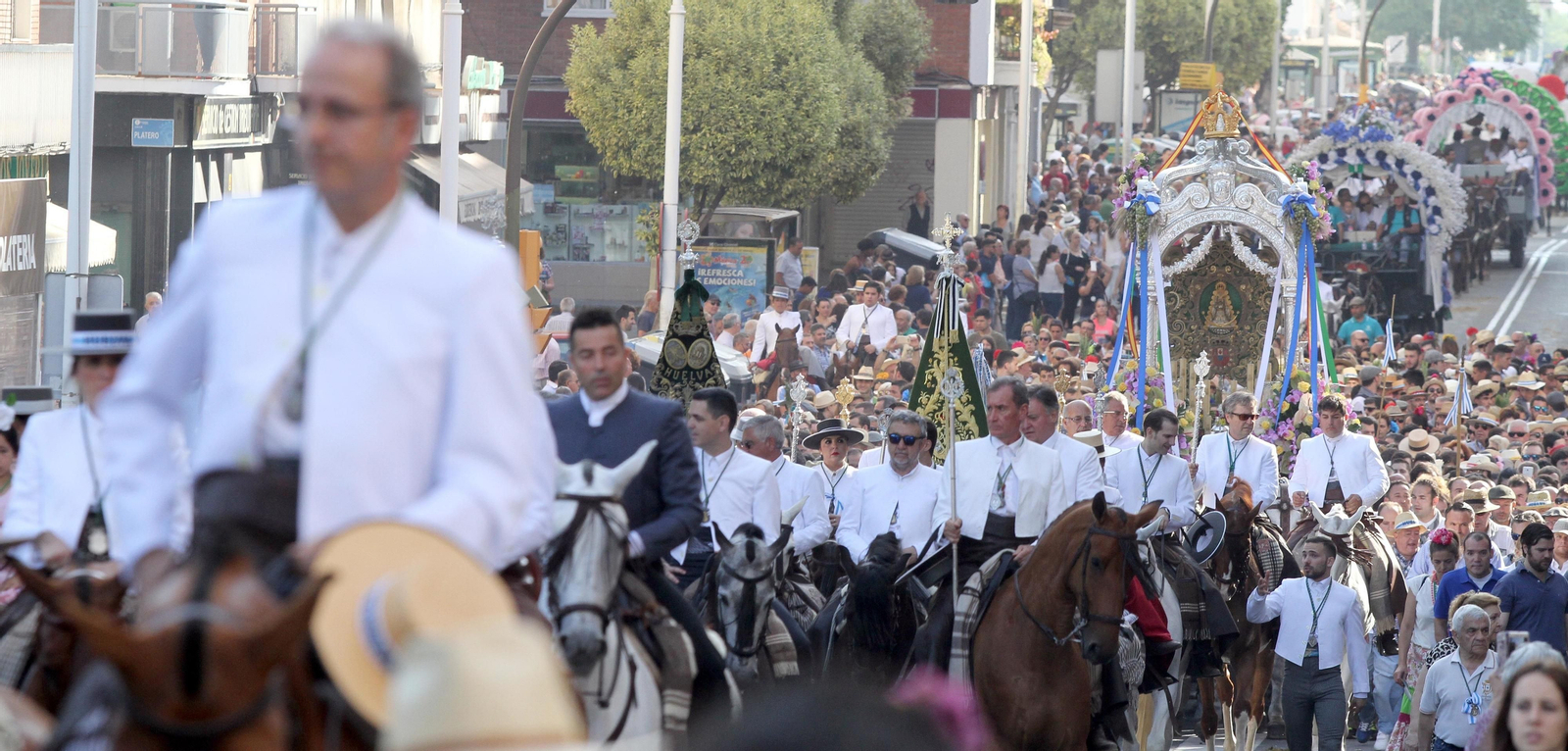 Imágenes de la salida de la Hermandad de Huelva