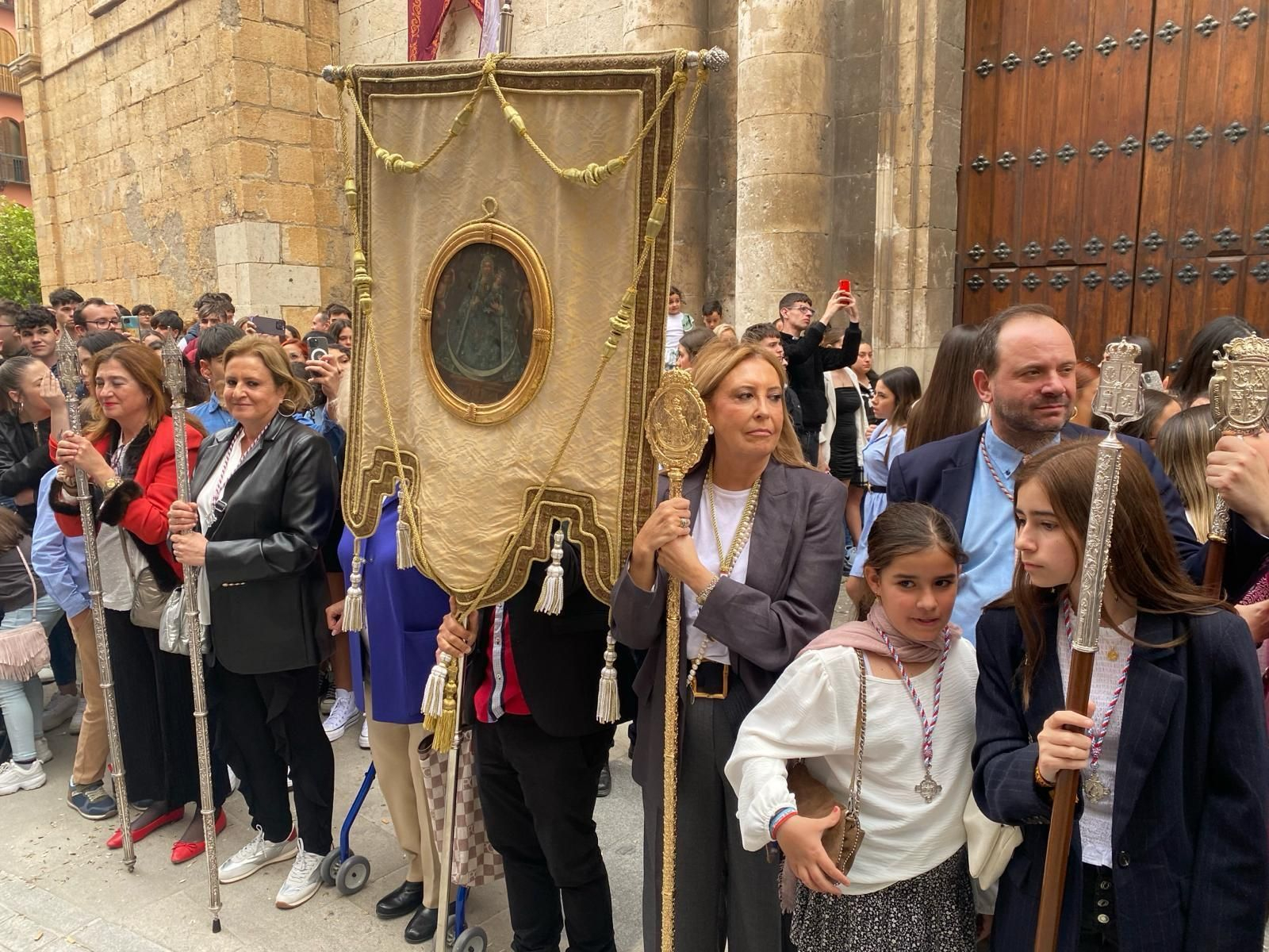 Tarde de Domingo de Ramos con cielos grises