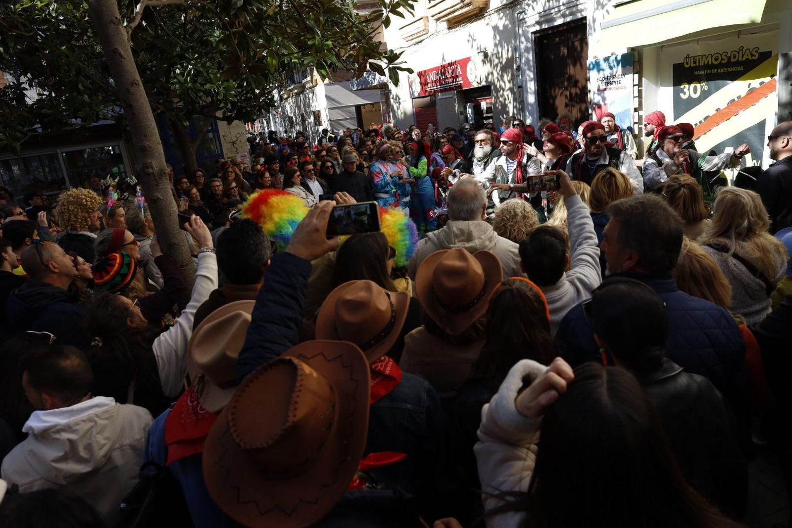 Las mejores imágenes del primer Sábado de Carnaval en Cádiz 2026