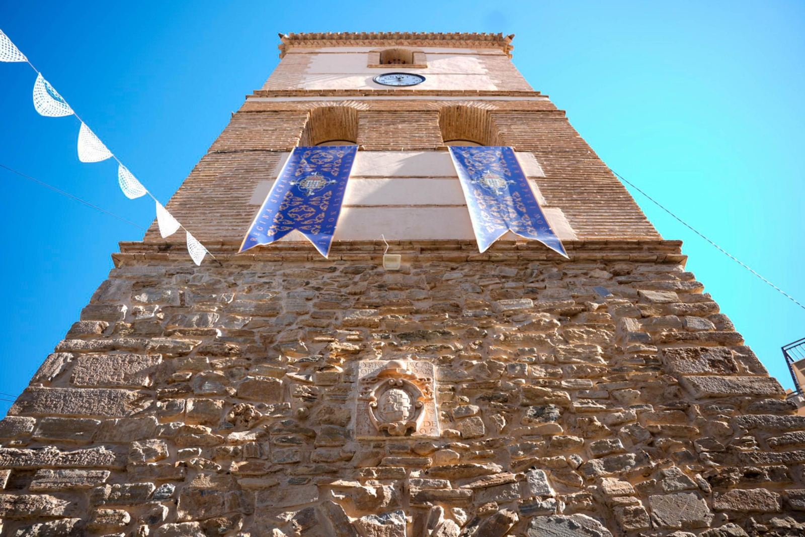 Las imágenes del la misa en Macael ofrecida por los niños y familias