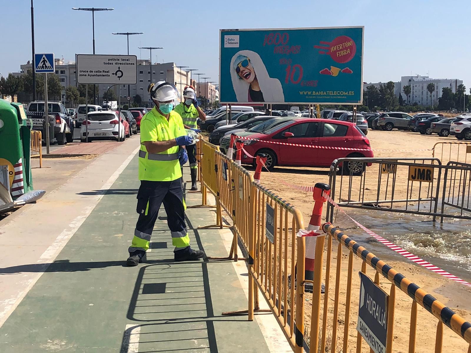 Salida de aguas residuales en la Ronda del Estero por la rotura de una tubería.