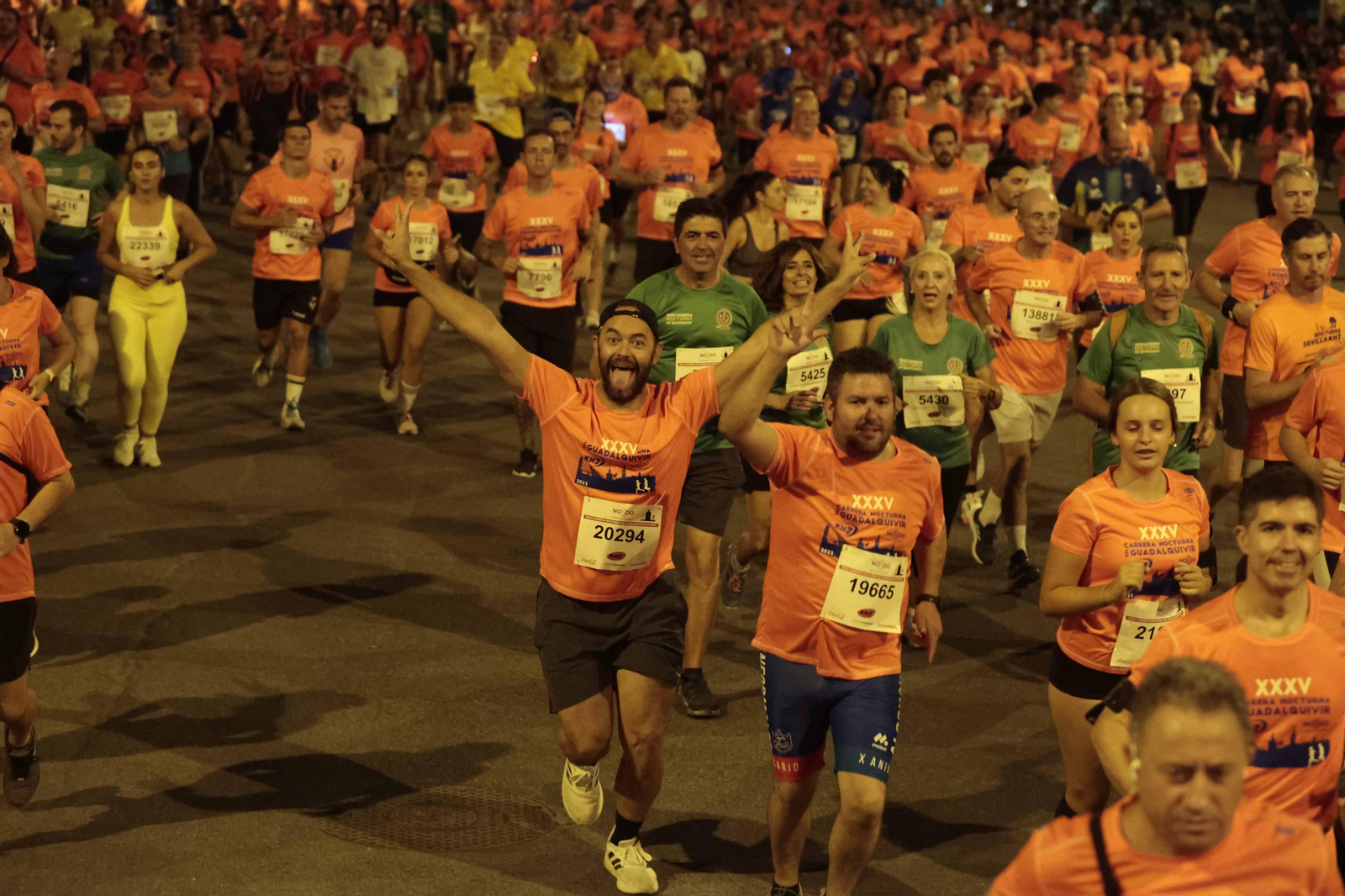 Búscate en las fotos de la Carrera Nocturna (II)