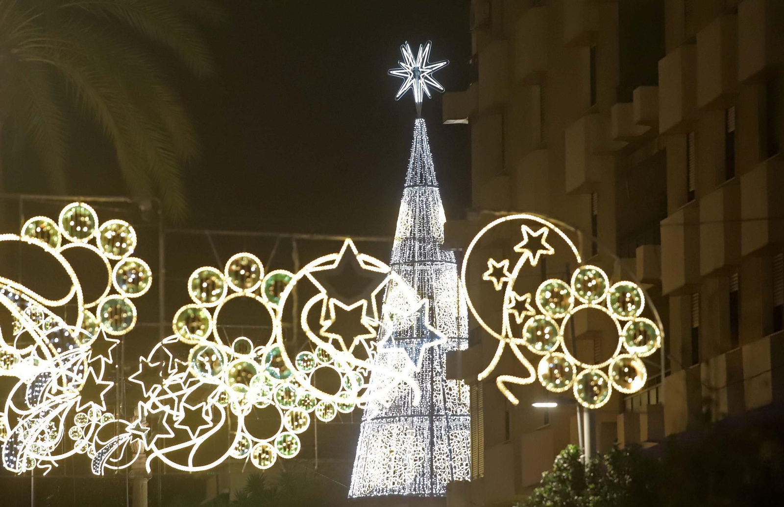 Fotos del encendido del alumbrado navideño en Algeciras