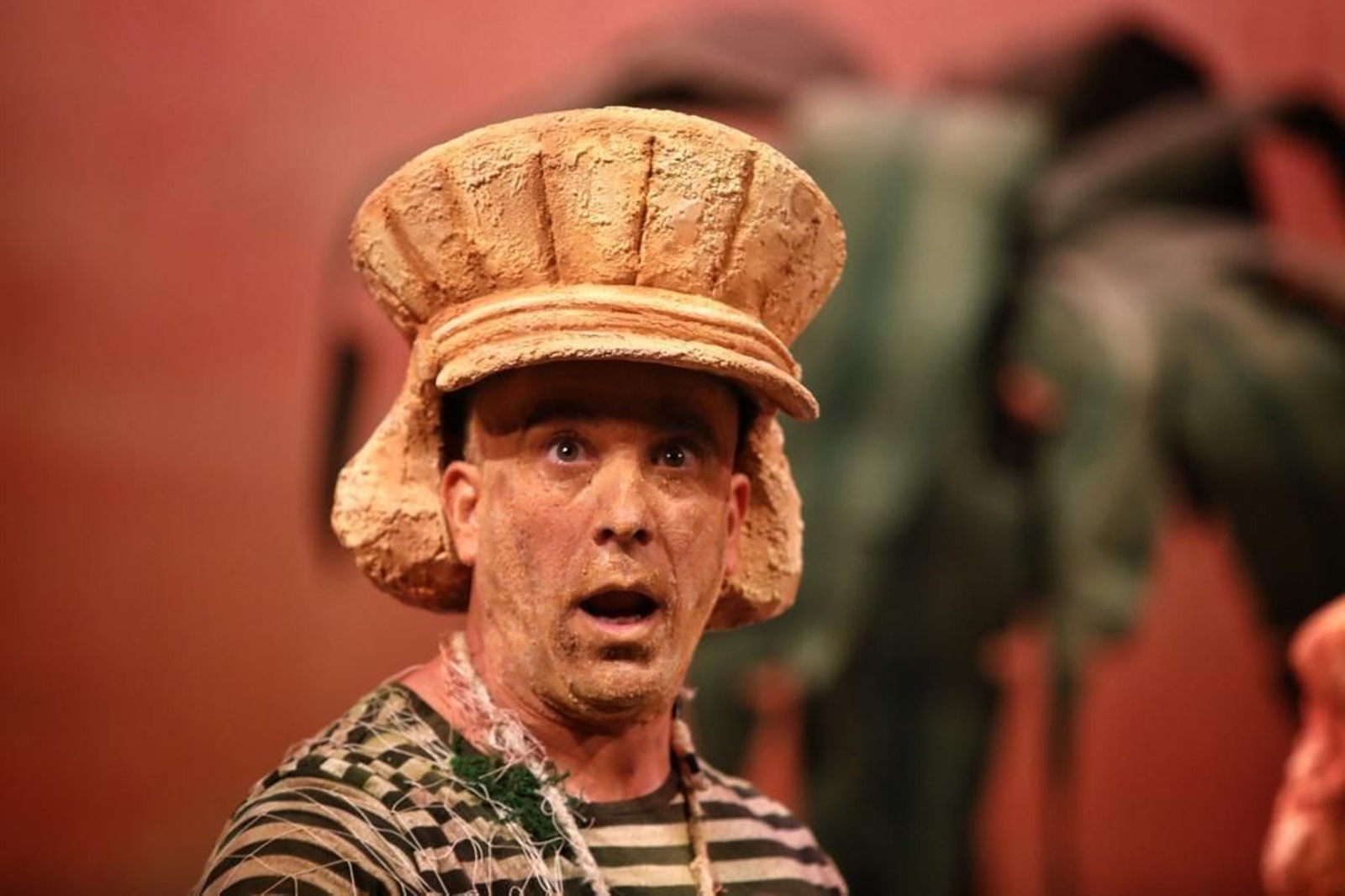 Actuación de la chirigota 'Aquí huele a verdín'.