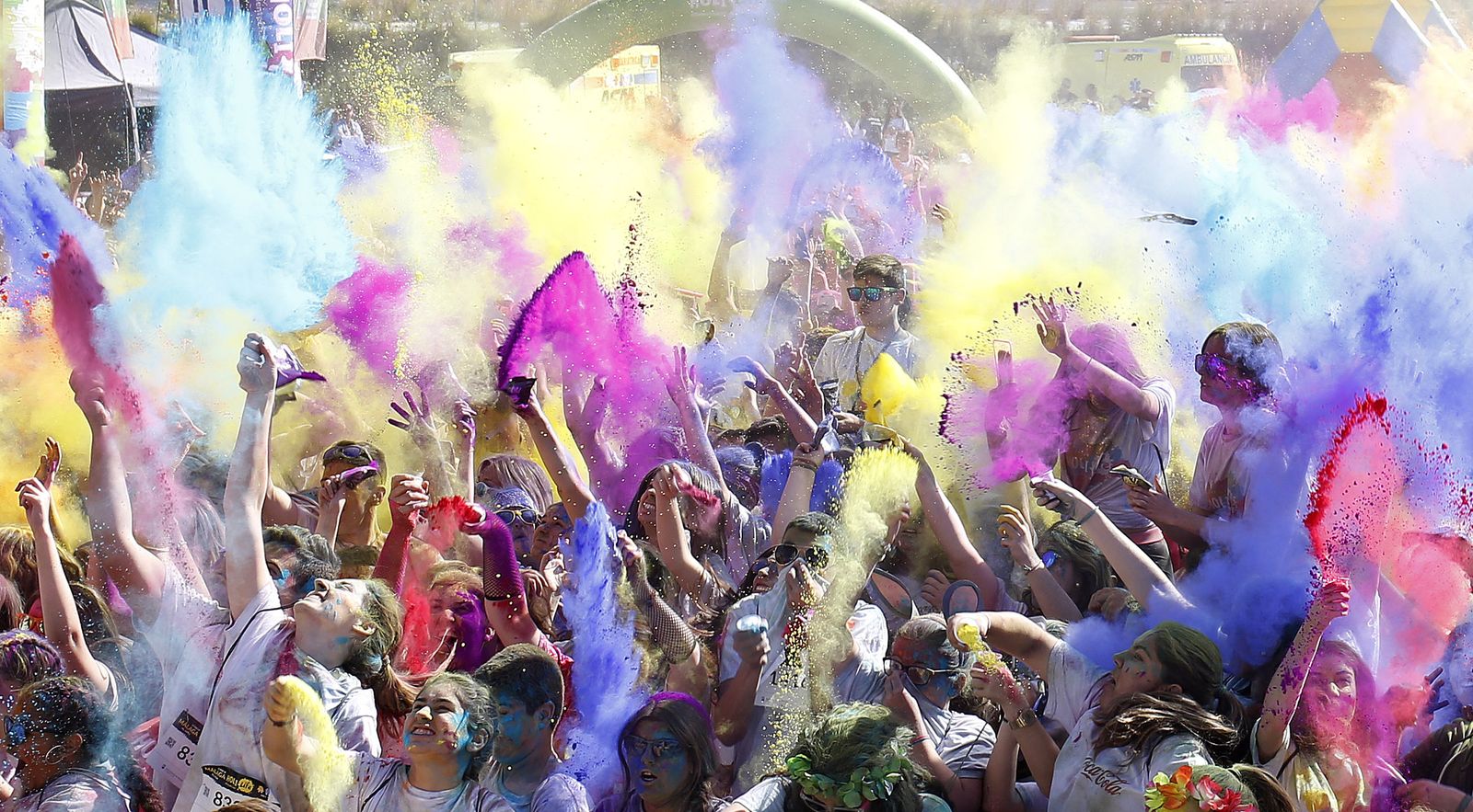 Las tonalidades de la Holi Life, en imágenes