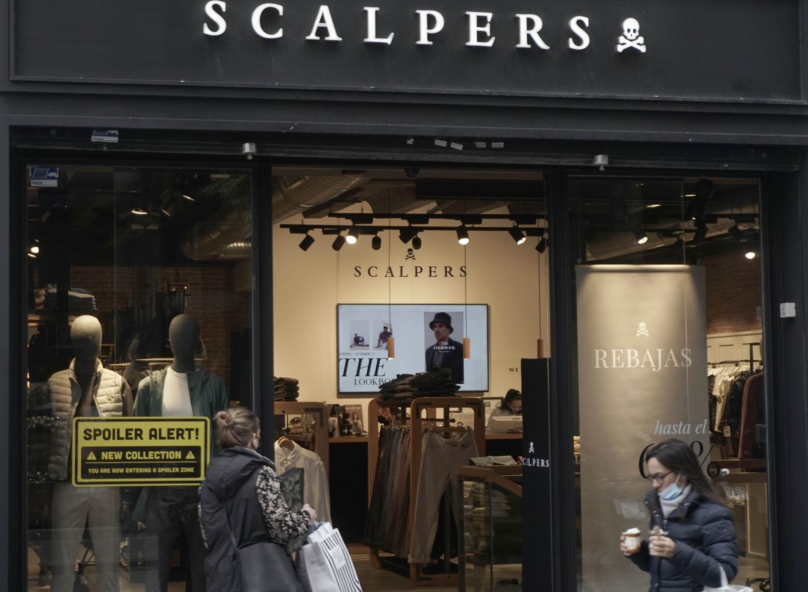 Tienda física de Scalpers en Sevilla.