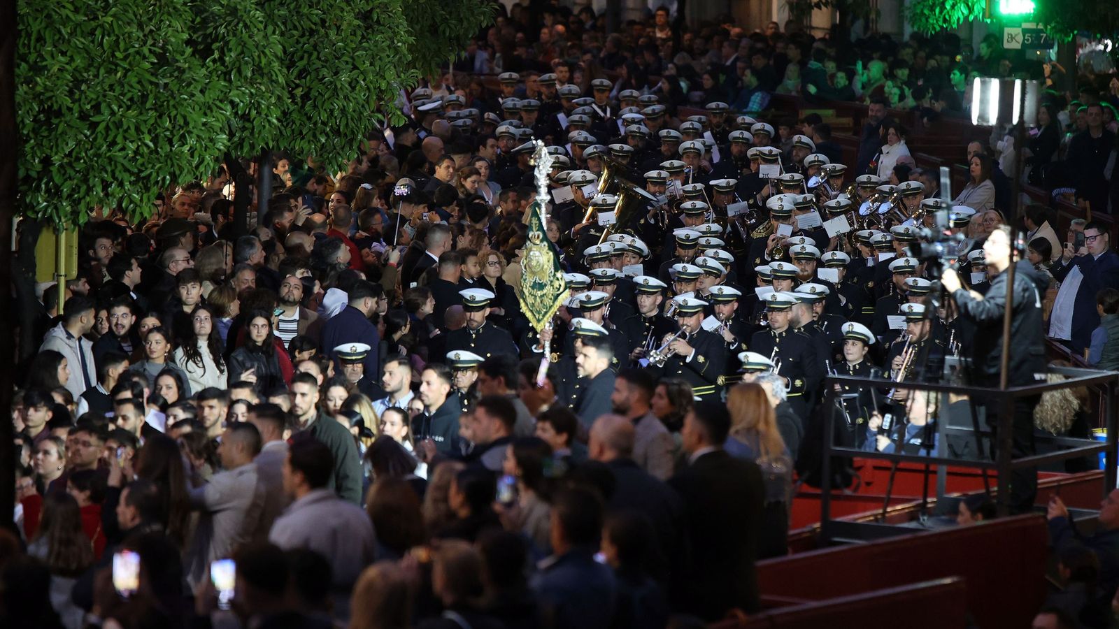 La Agrupación Musical de la Sentencia, por carrera oficial.