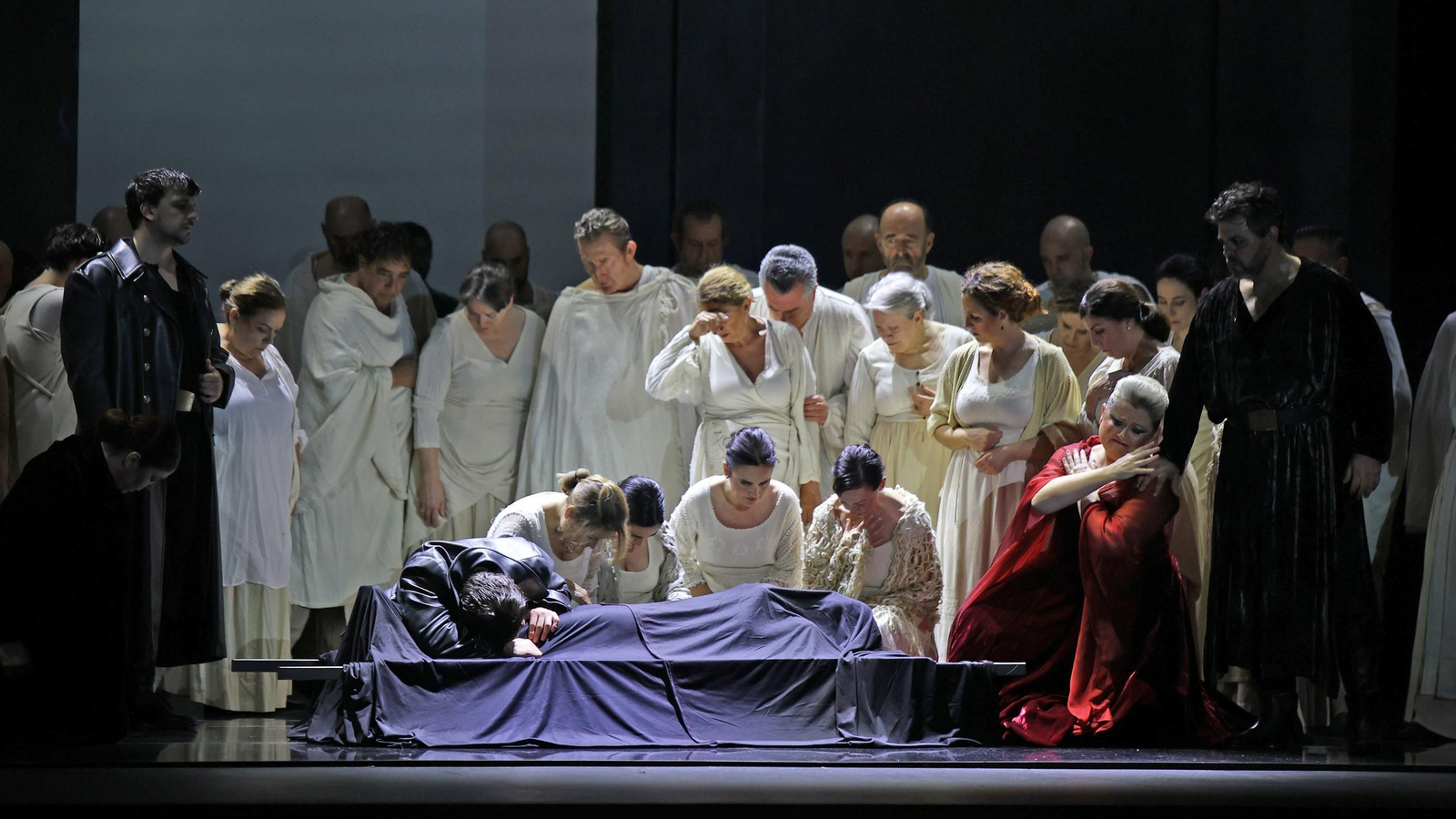 Imágenes de la ópera Macbeth en el Teatro Villamarta de Jerez