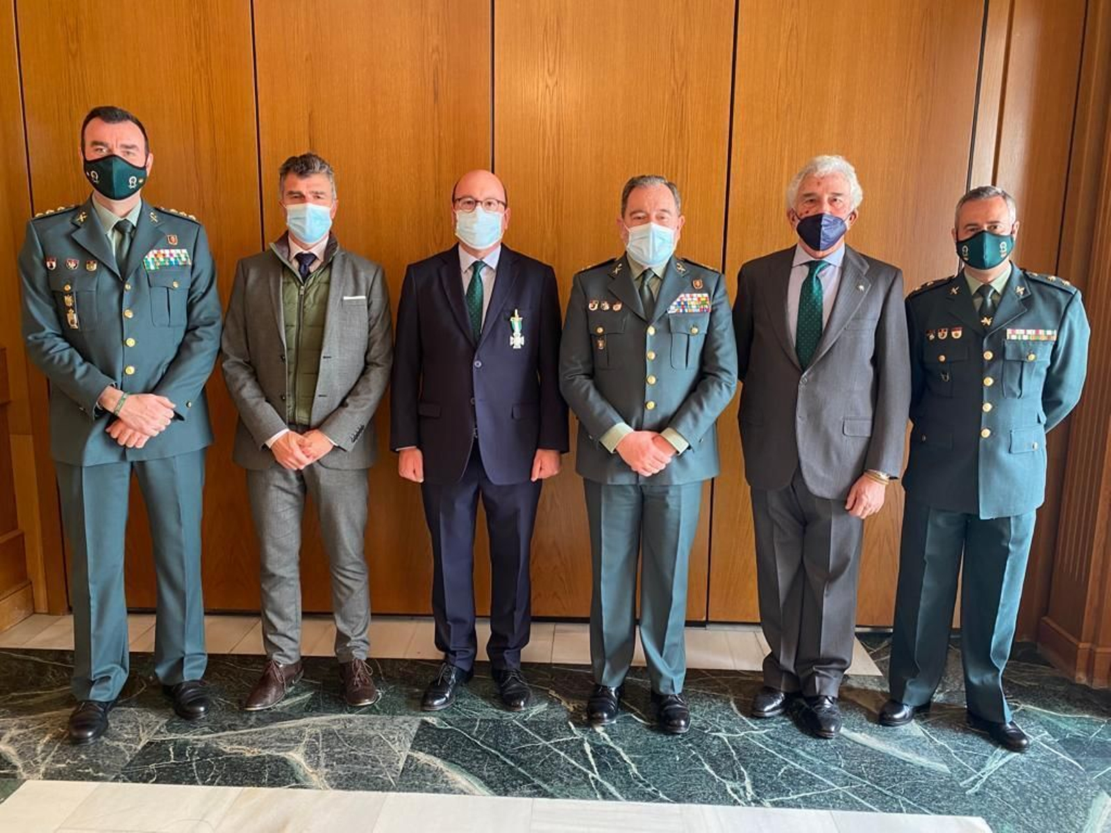 Entrega de la cruz de la Guardia Civil a Rafael Navas. Entrega de la cruz de la Guardia Civil a Rafael Navas.