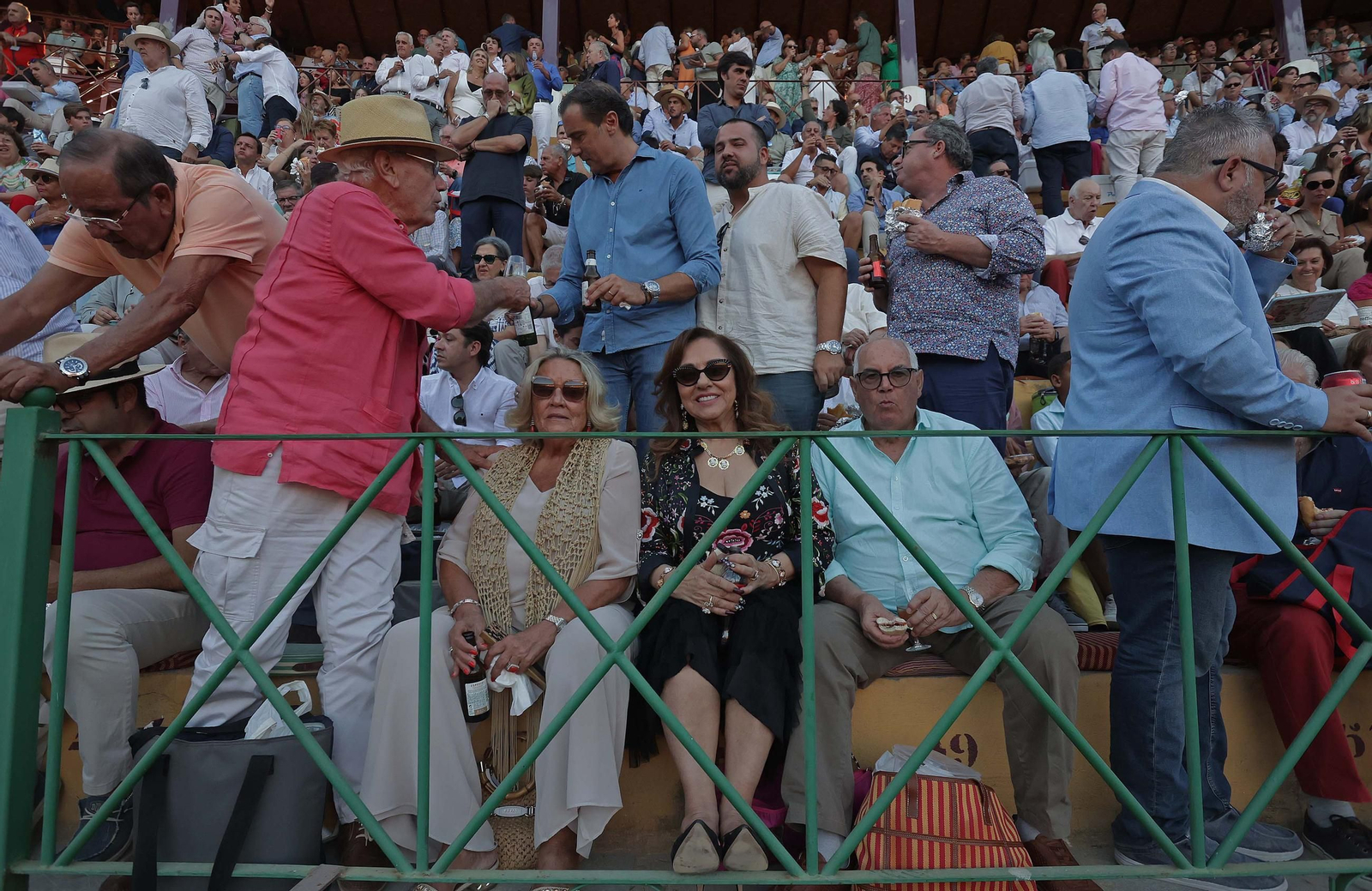 Búscate en la Plaza de Toros 'El Arenal' durante la corrida del viernes de la Feria de La Línea