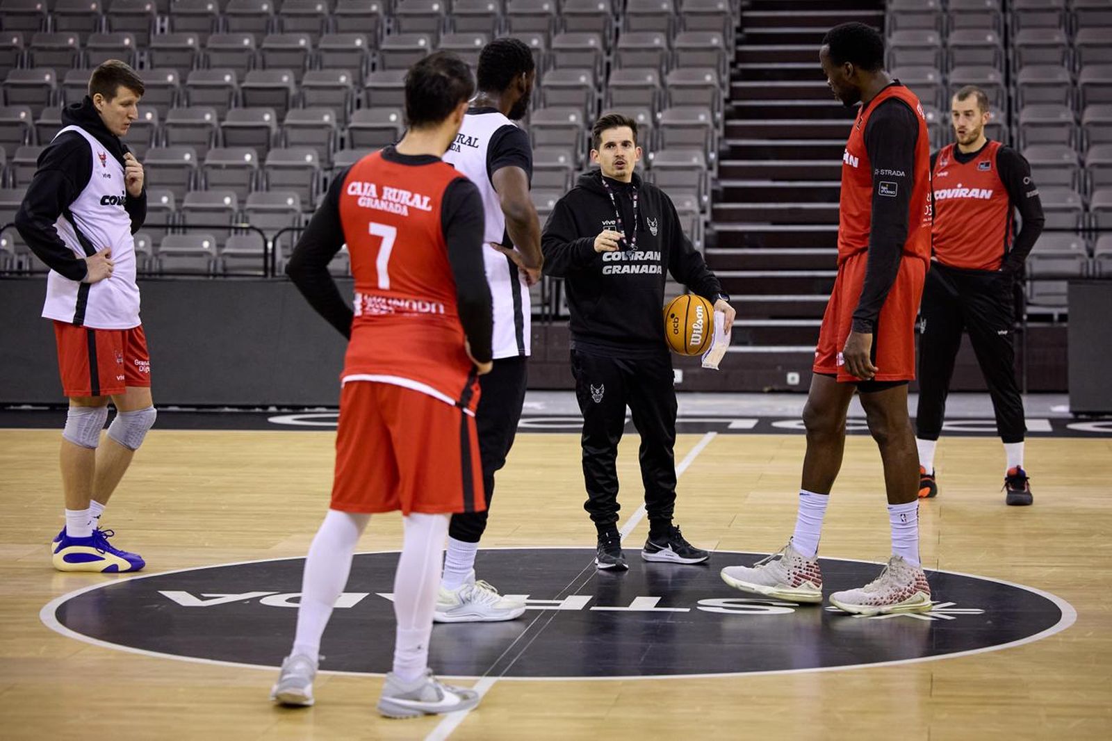 Ruiz, en un entreno de esta semana con sus jugadores