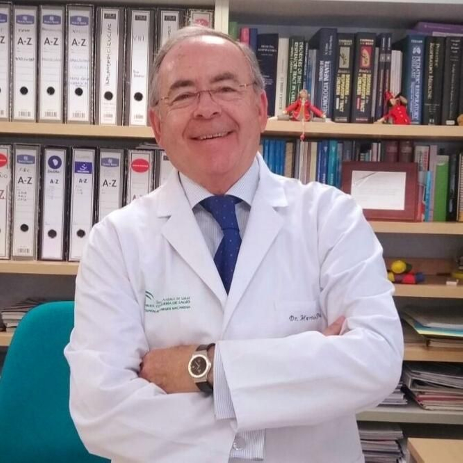 El doctor Martín Navarro, profesor titular de Pediatría en la Universidad de Sevilla y académico en la Real Academia de Medicina de Sevilla.