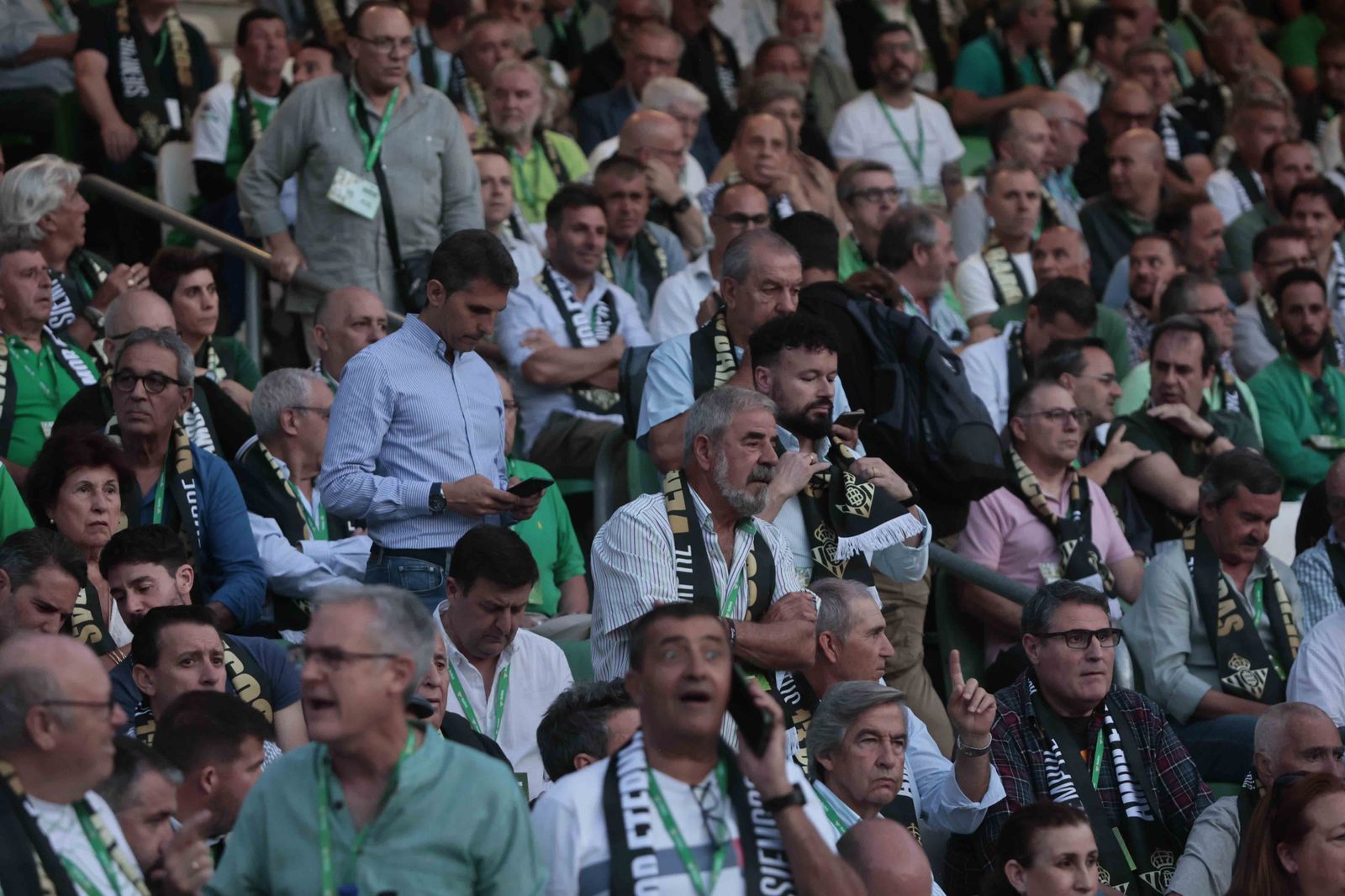 Búscate en el acto Siempre Verdiblancos