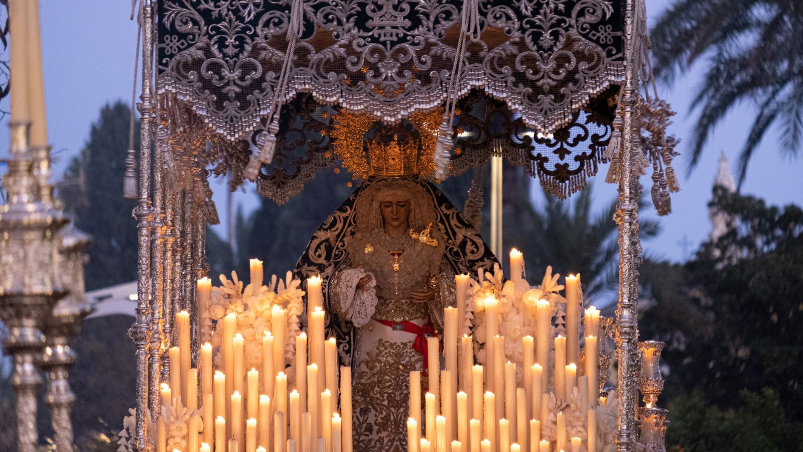 La Candelaria por la Plaza del Triunfo, en imágenes