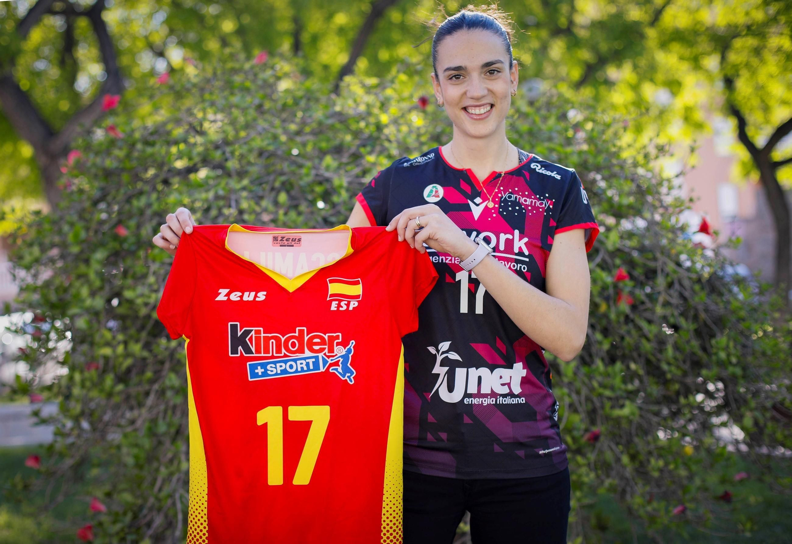 Ana Escamilla con la camiseta de la selección española.
