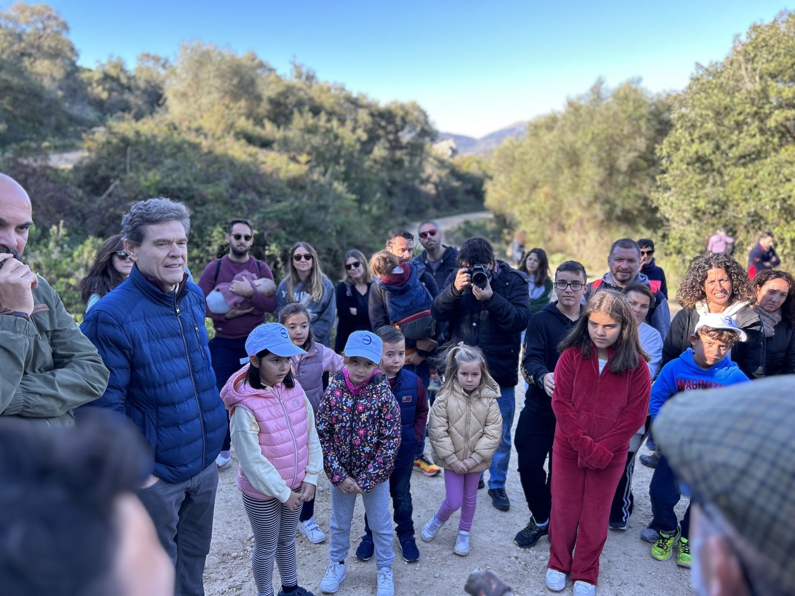 Jornada de reforestación en El Palancar por trabajadores de Acerinox, en imágenes