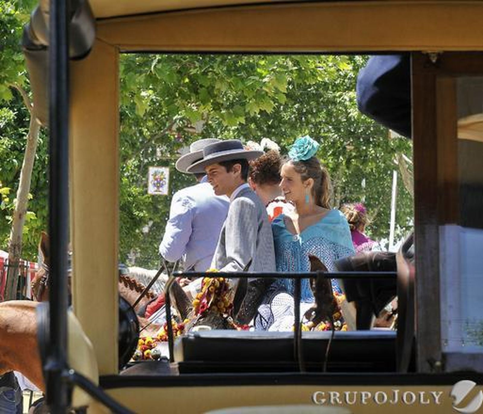 Varios jóvenes a caballo.

Foto: Juan Carlos Vázquez