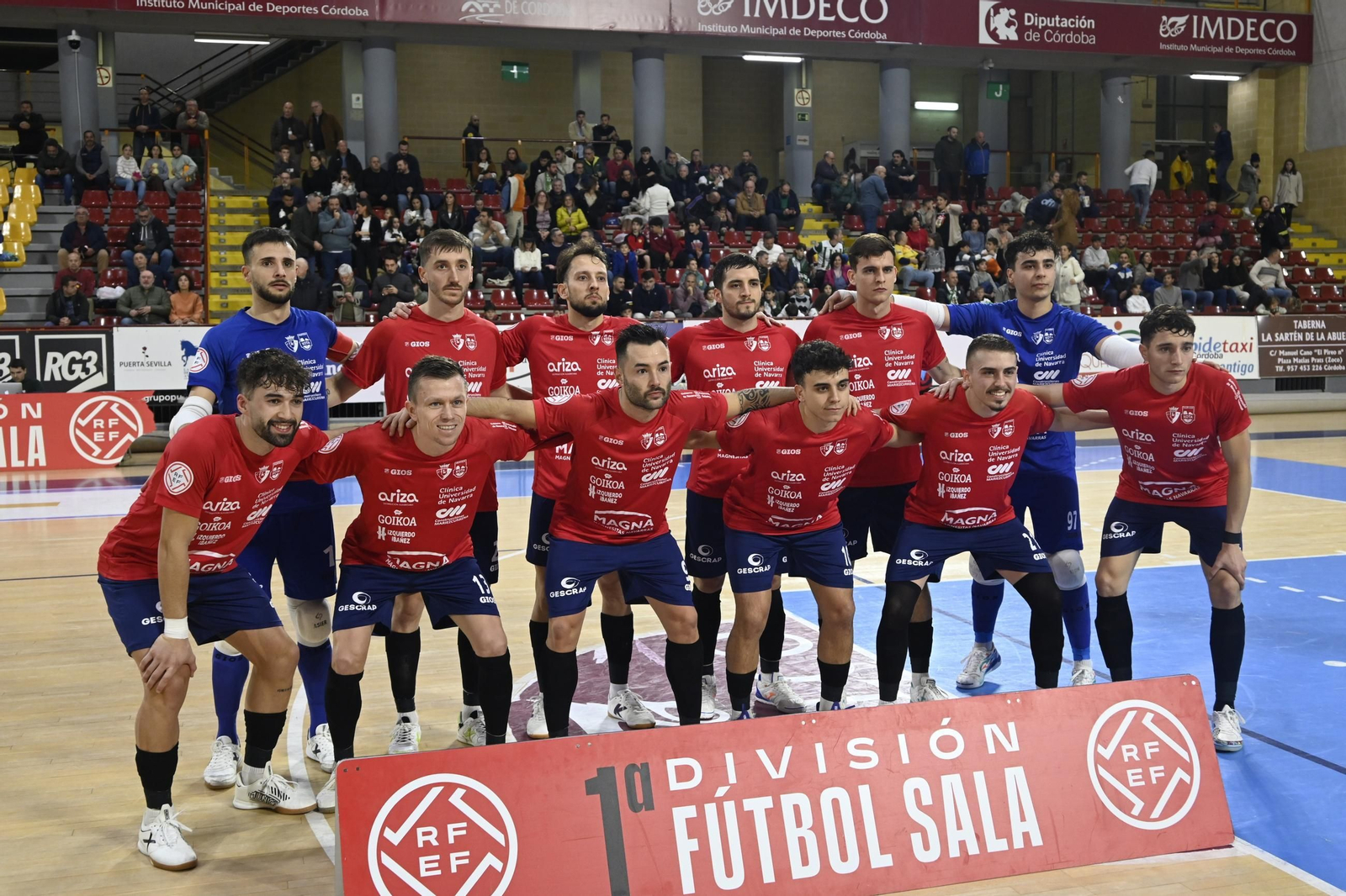Las mejores fotos del ambiente en Vista Alegre para el Córdoba Futsal - Osasuna Magna